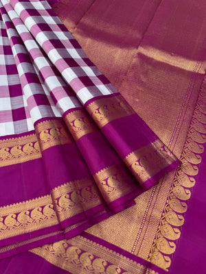 Truly Vintage - a off white and deep majenta kattam with retta pett woven borders