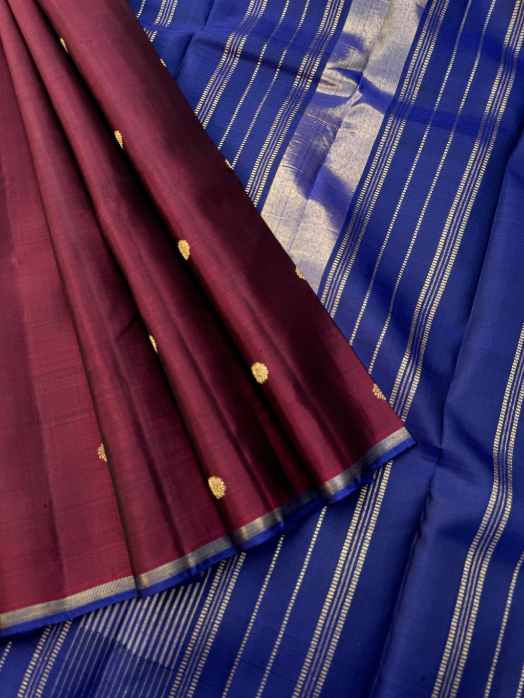 Mohaa - Beautiful Borderless Kanchivaram - deep dark kum kum maroon with darkest deep ink blue pallu and blouse