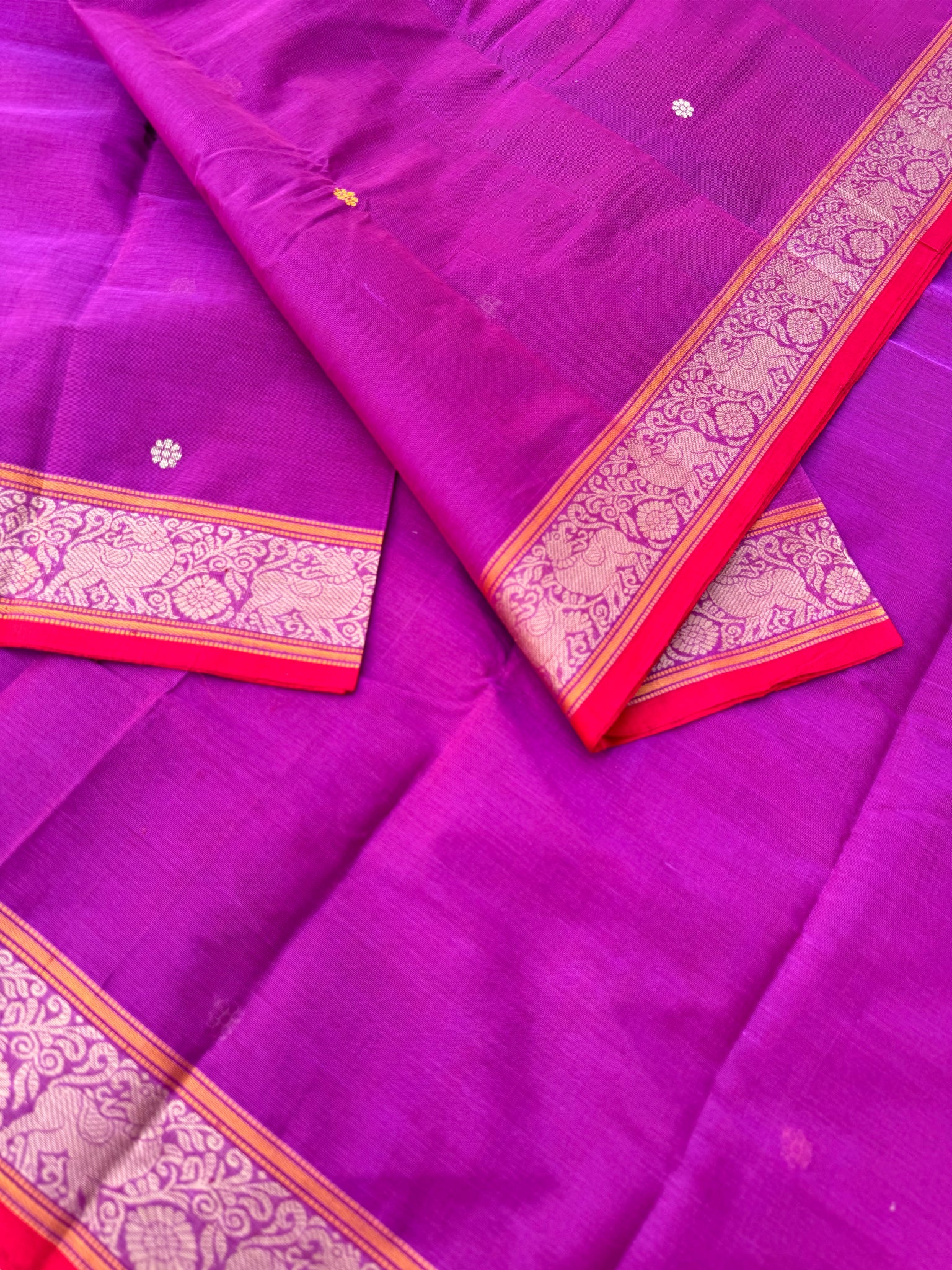 Mangalavastaram - red short majentha yali woven borders