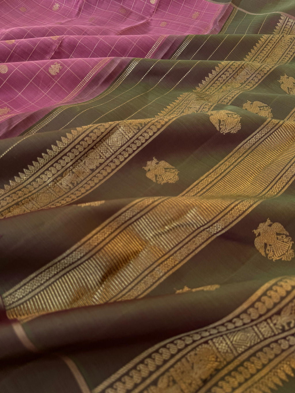 Molten Metallic Kanchivaram - Limited Edition | the metallic deep onion peal keva pink and different style maanthuli tone pallu