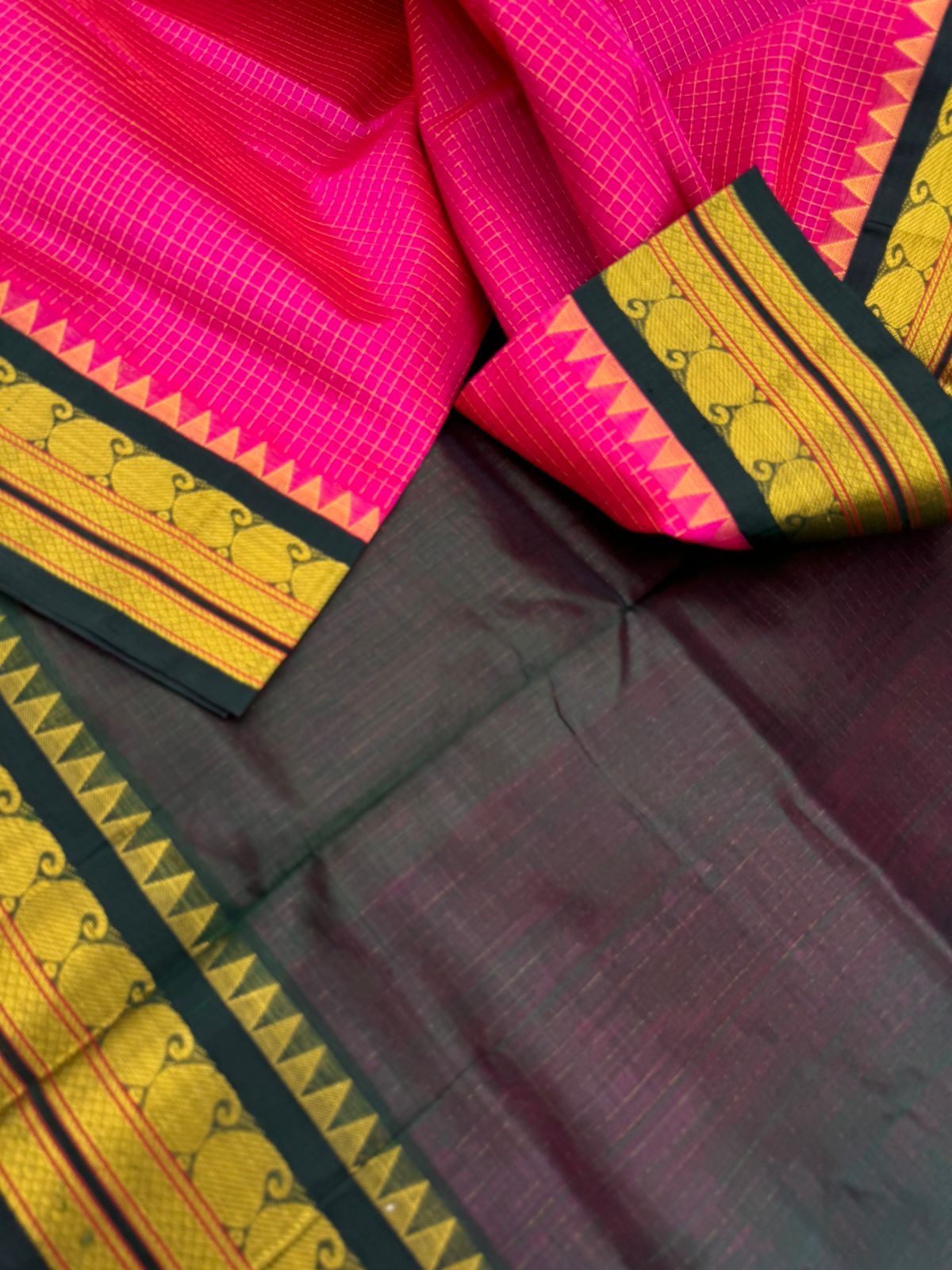 Korvai Silk Cottons - pink and Meenakshi green zari kattam