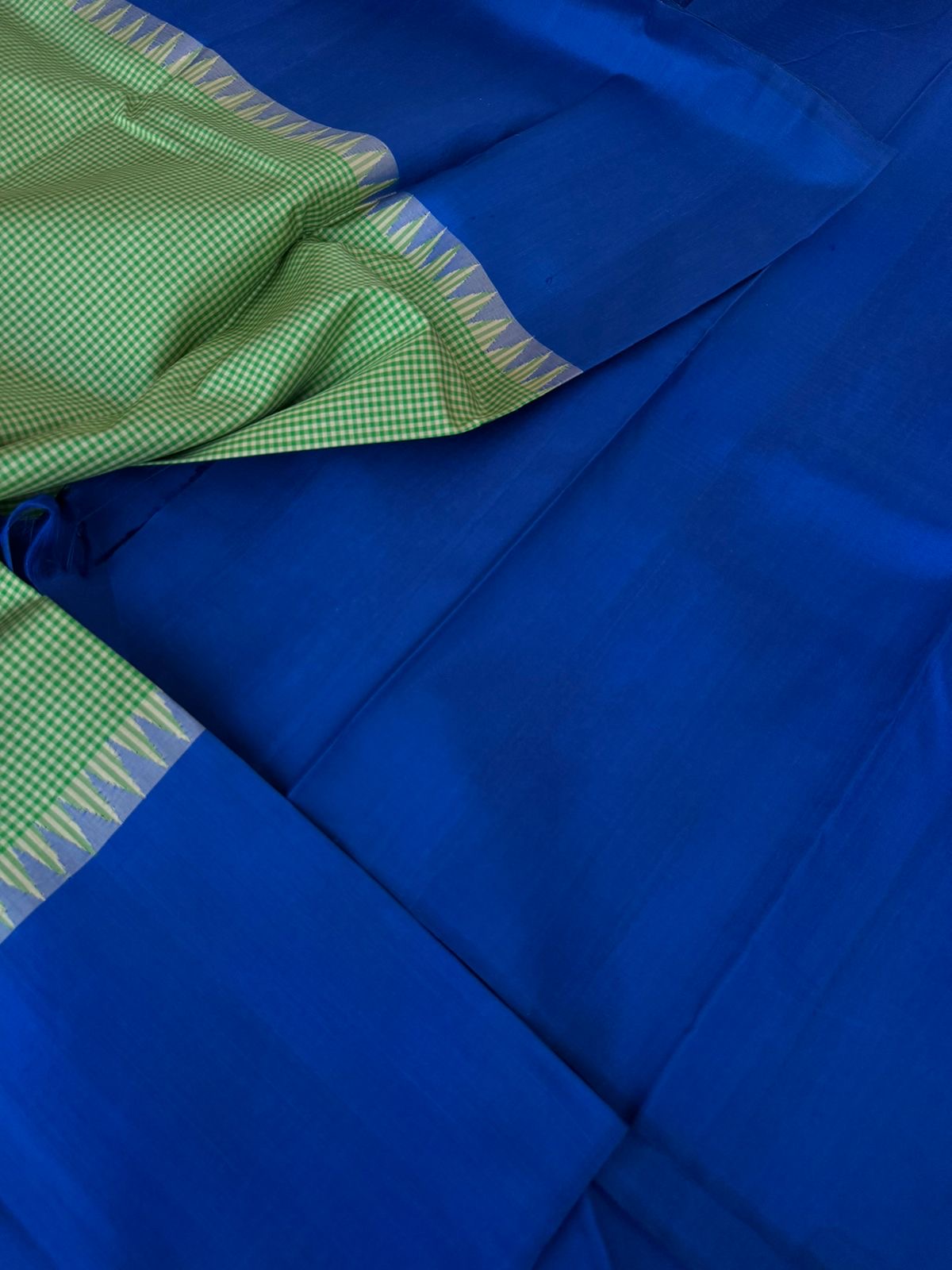 Art of Kai Korvai Kanchivaram - green and off white kasa kasa kattam with ink blue borders