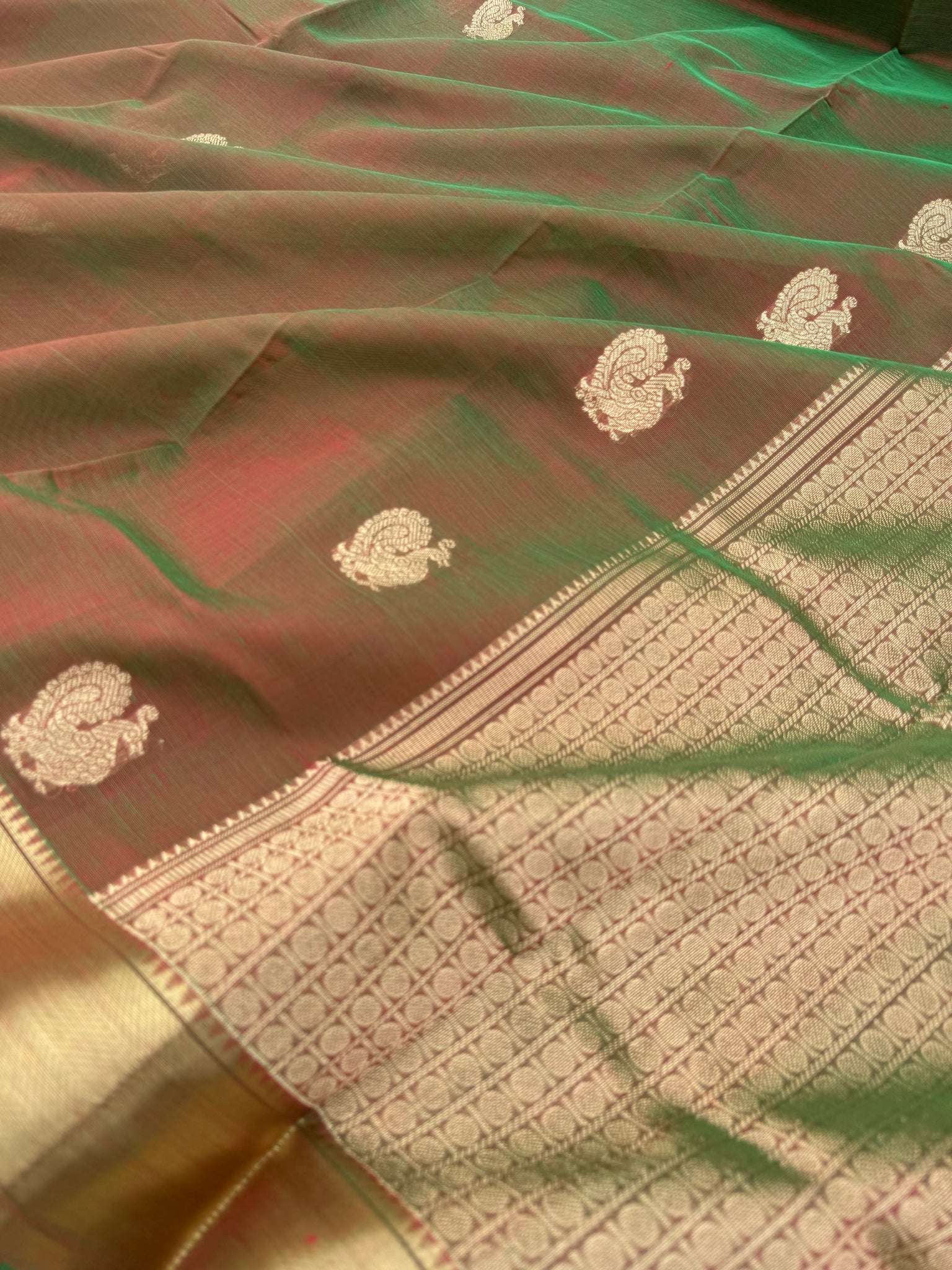 Zari Kissed Silk Cotton - a perfect dual tone maanthulir