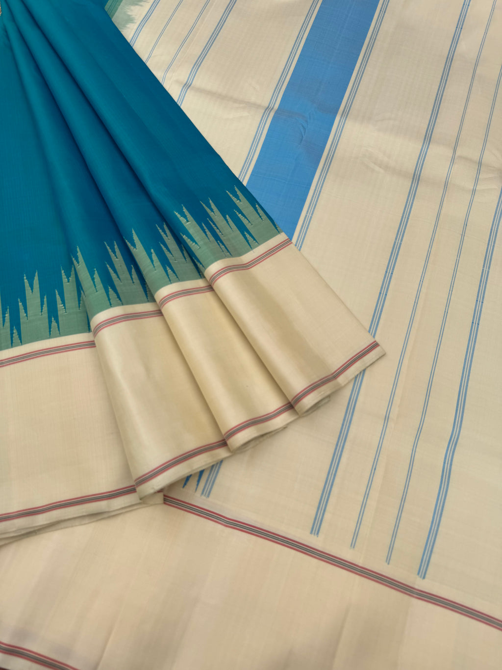 Ekatara - The Rarest Kai Korvai Kanchivarams - stunning dual tone teal blue green with off white borders pallu and blouse,