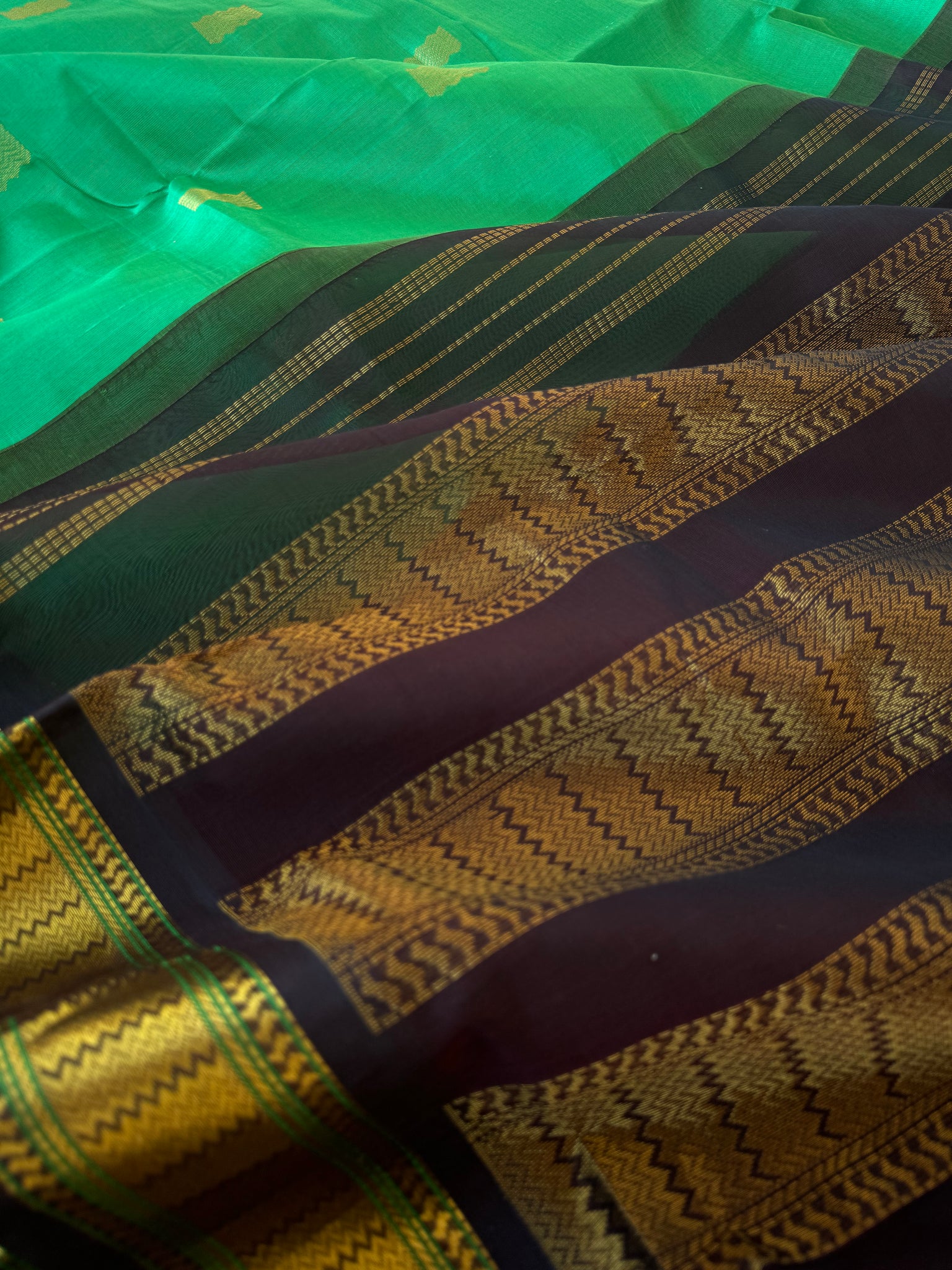 Korvai Silk Cotton - green and coffee bean brown