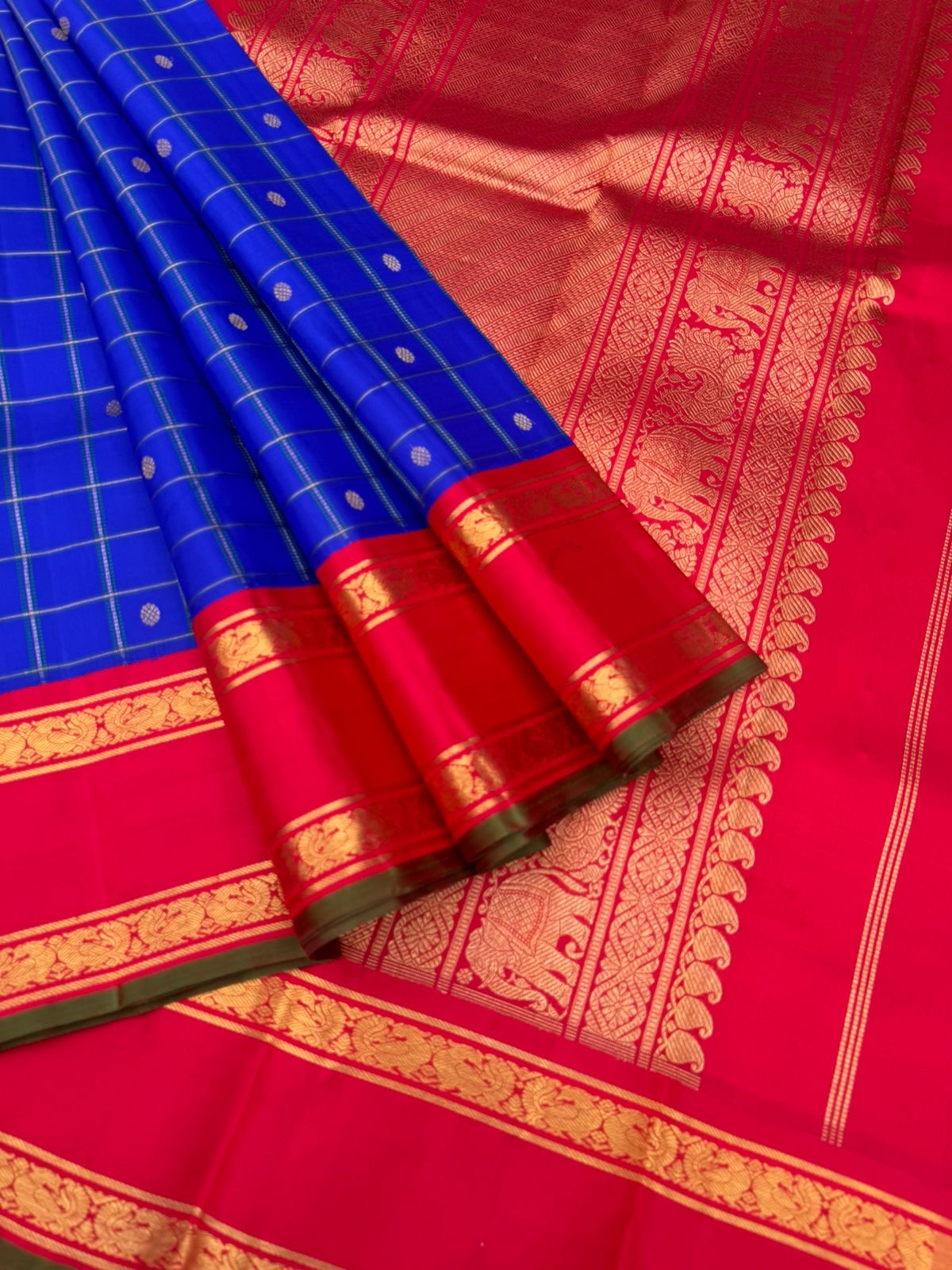 Colours of Navarathri 2025 on Kanchivarams - the best of beat blue and red Korvai Kanchivaram with chex buttas woven body