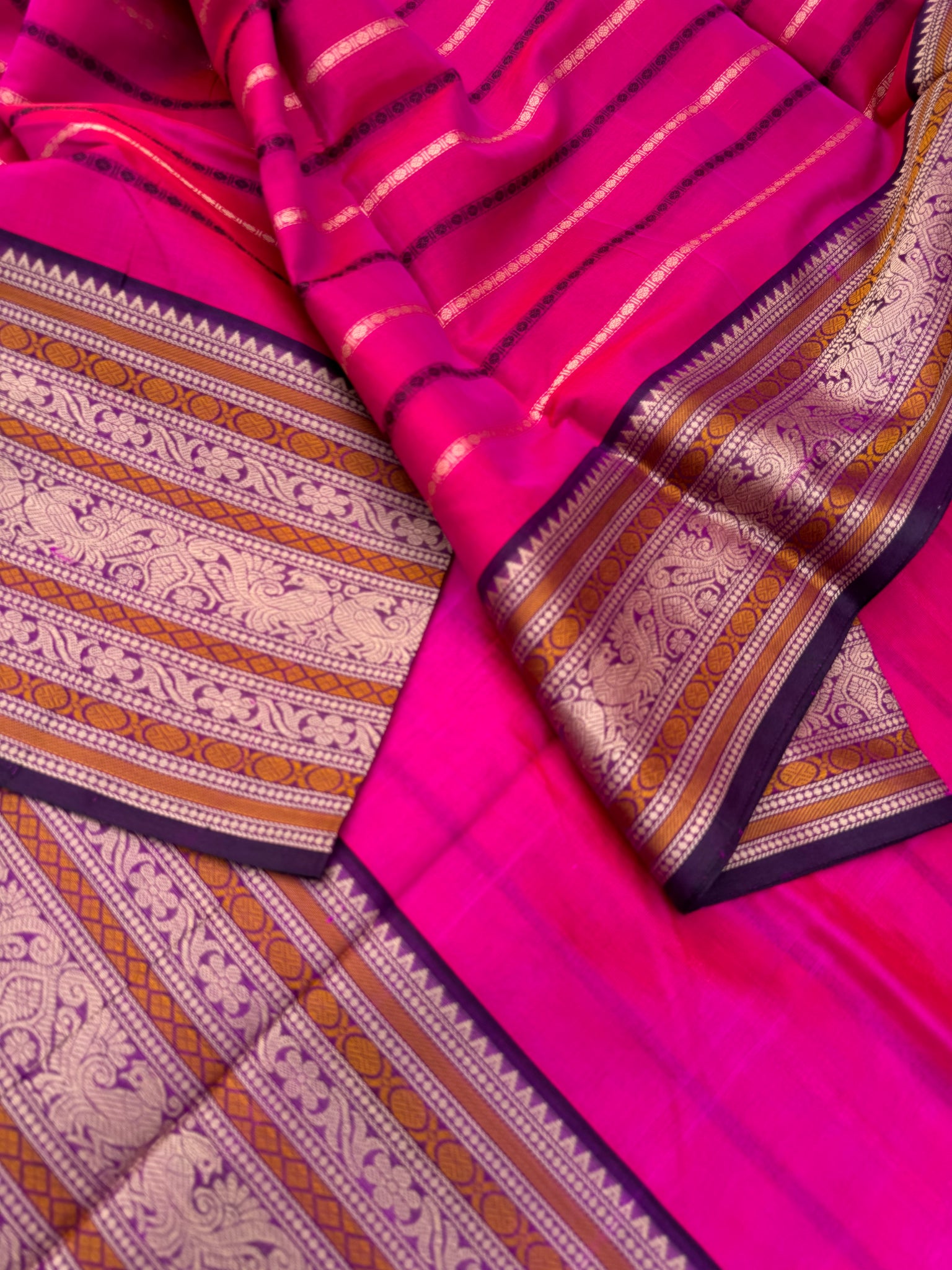 Woven Motifs Silk Cotton - deep pink veldhari with stunning borders