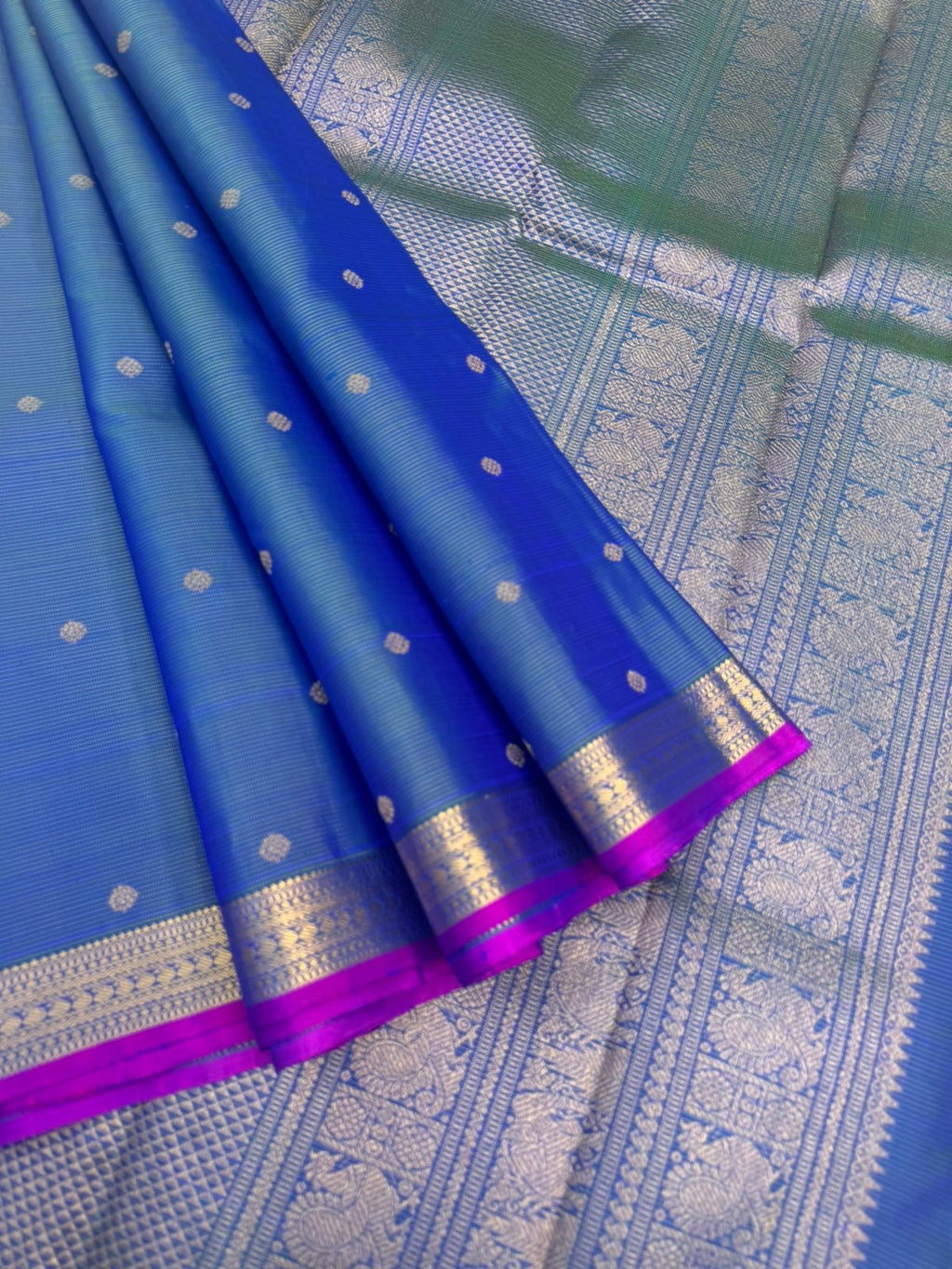 Vairaa - The traditional luxurious Vairaoosi on Kanchivaram - for people who love small borders and vairaoosi in dual tone peacock blue green