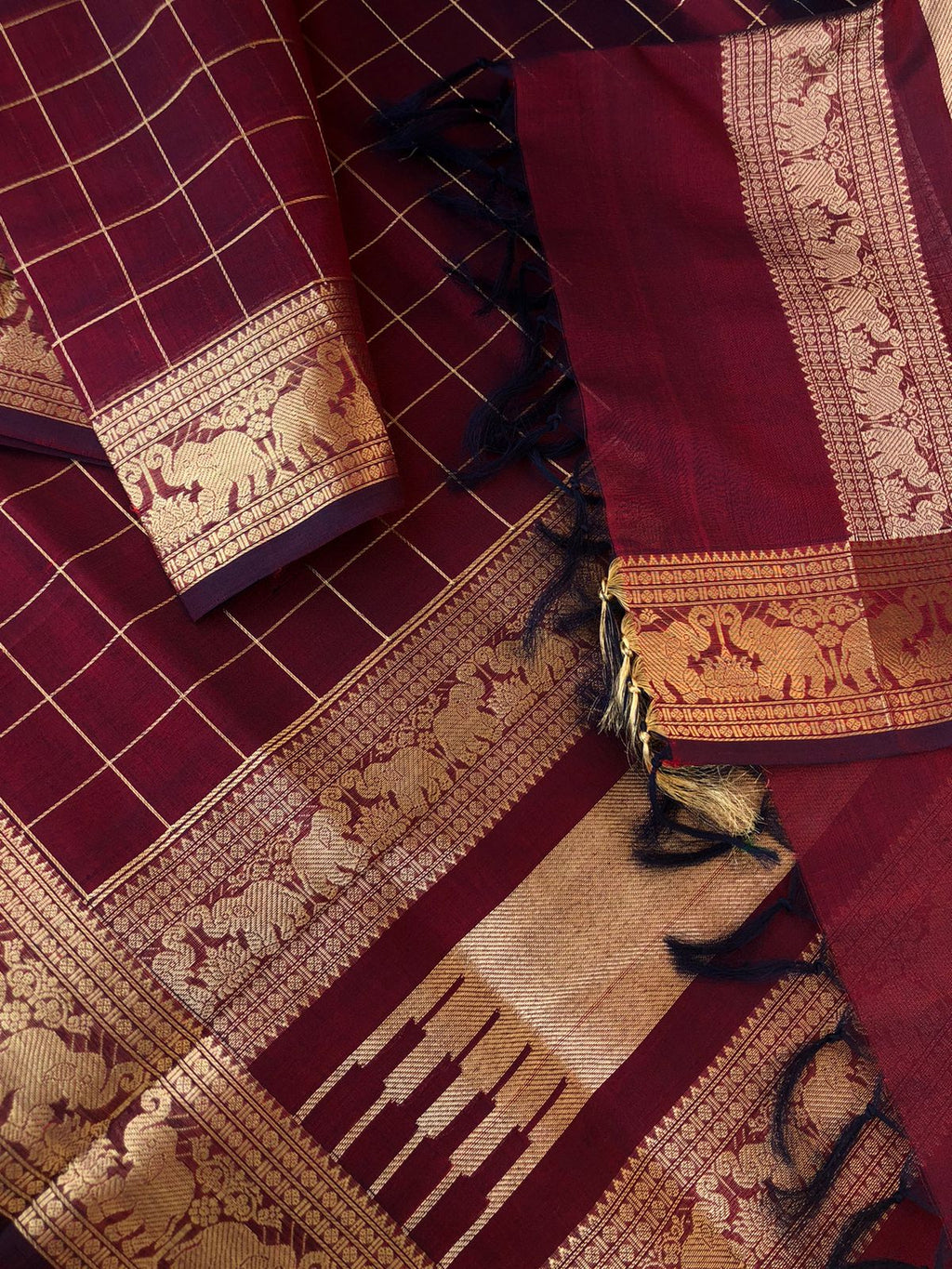 Zari Kissed Silk Cotton - deep aaraku muthukattam with vintage short pallu