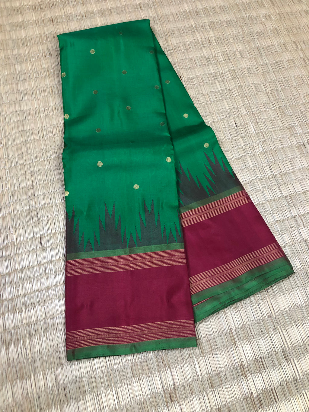 Diwaly Vibes on Korvai Kanchivaram - Meenakshi green and maroon