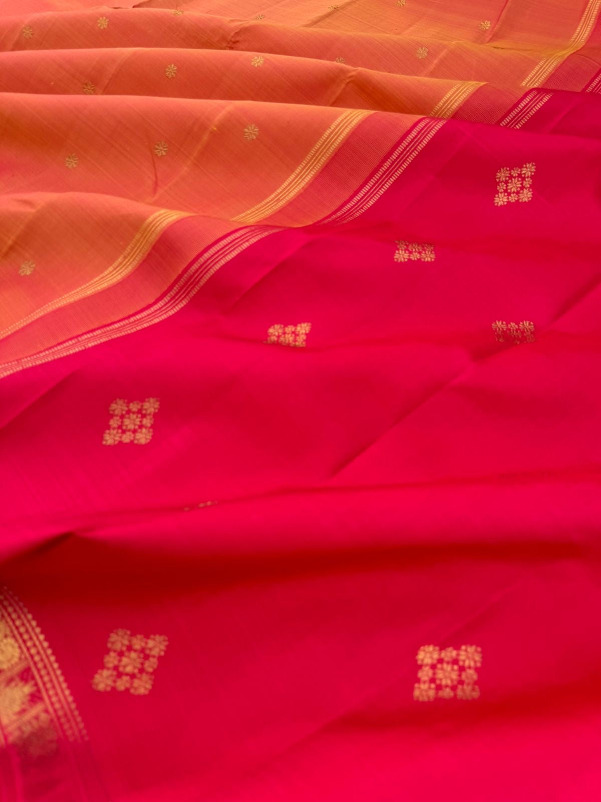 Leela - The bliss of small border Kanchivarams - rusty orange and red with unique buttas woven pallu and blouse