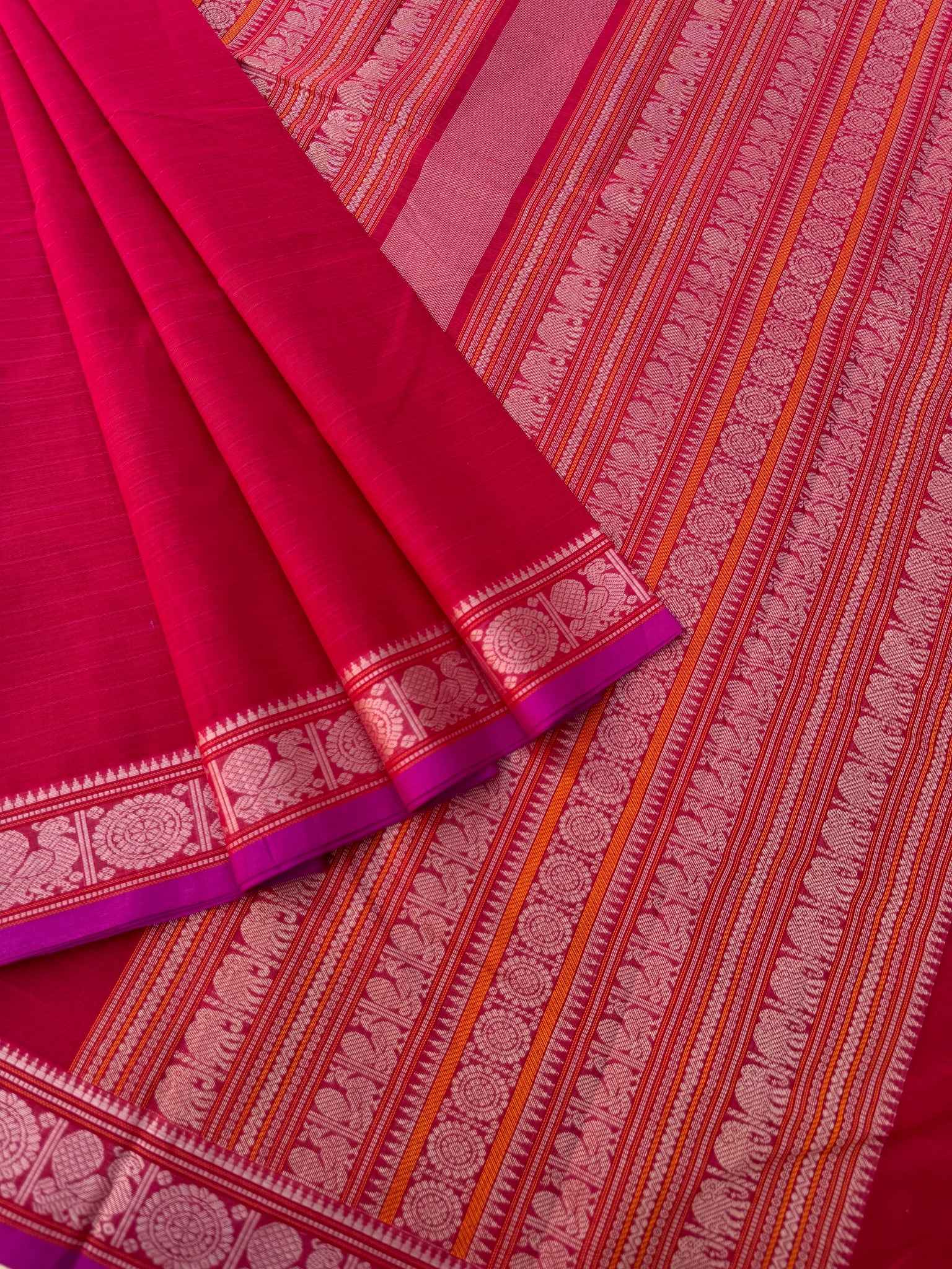 Mangalavastaram - deep red with small woven borders and grander pallu