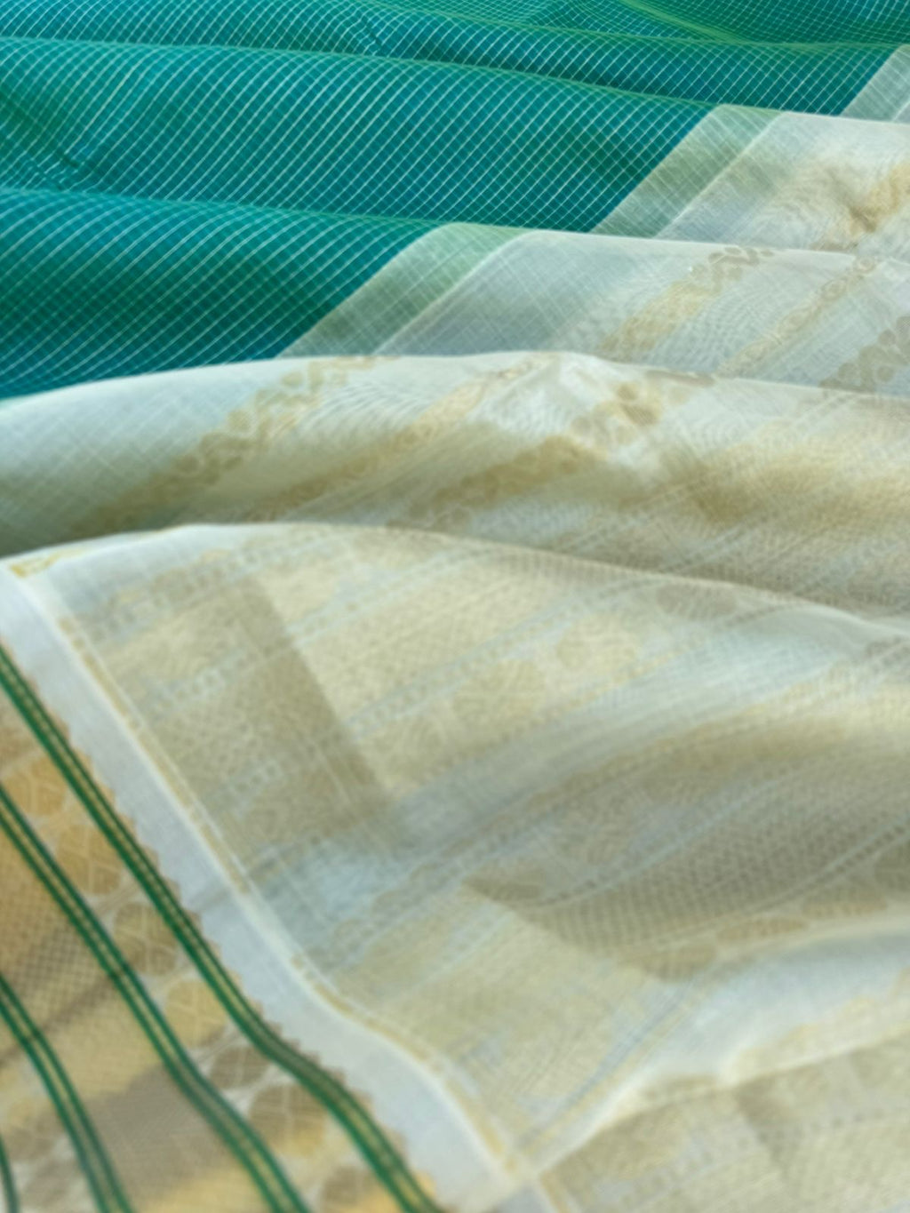 Korvai Silk Cottons - dual tone podi kattam with off white pallu and blouse