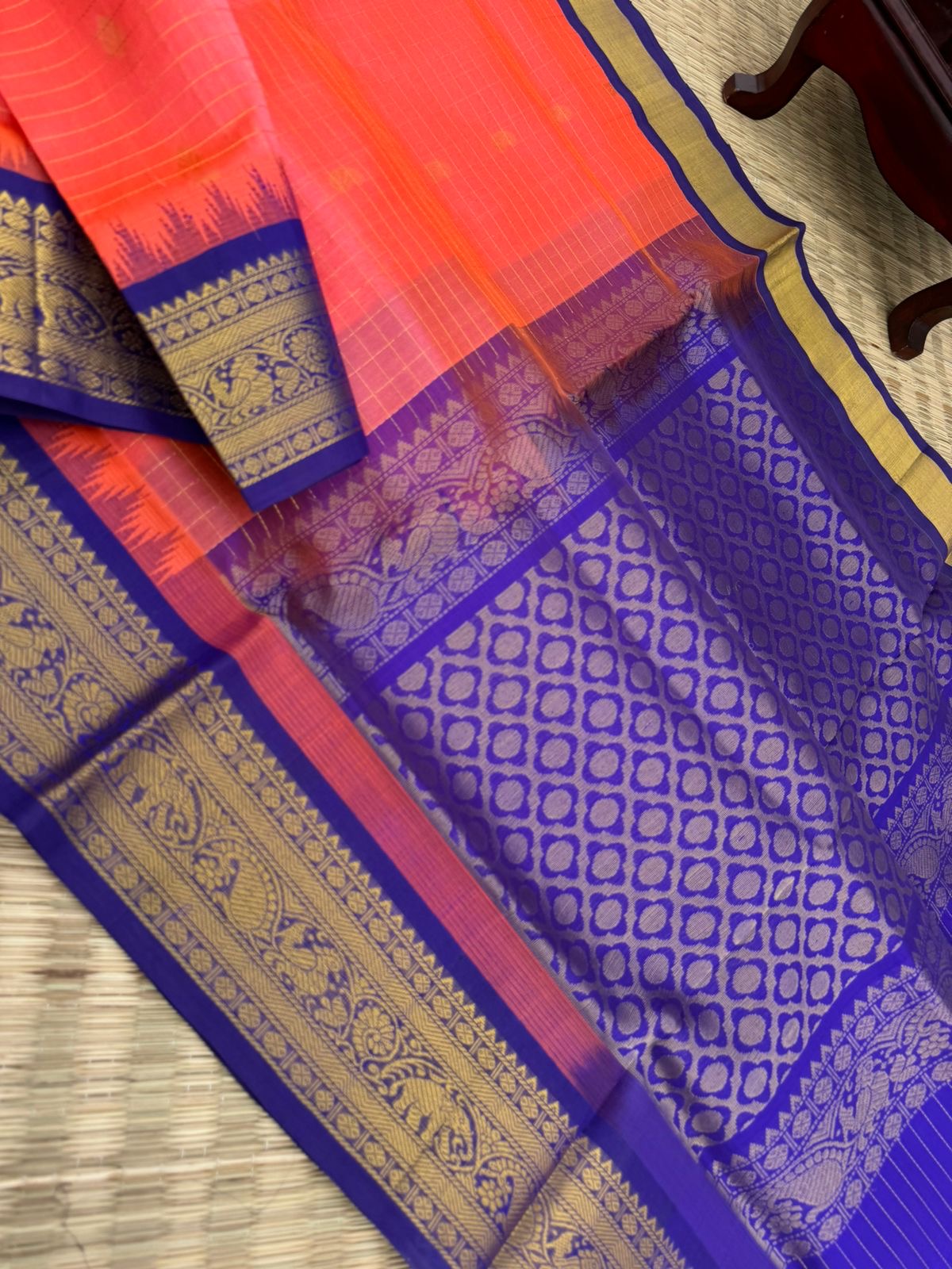 Korvai Silk Cottons - Kanagambaram pink and royal blue Zari kattam buttas