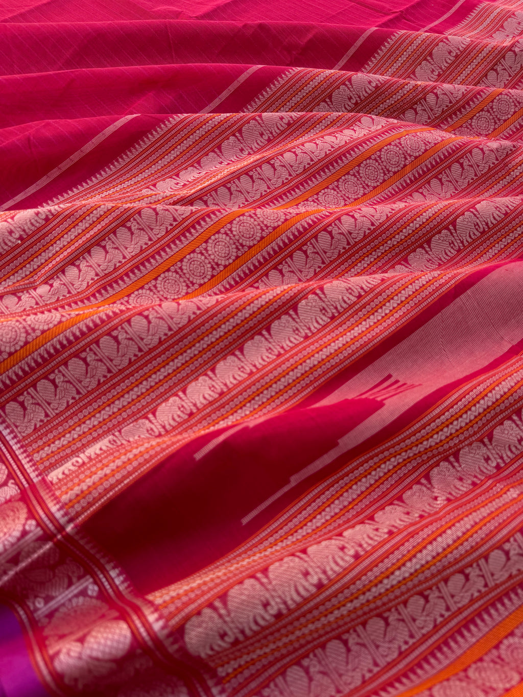 Mangalavastaram - deep red with small woven borders and grander pallu