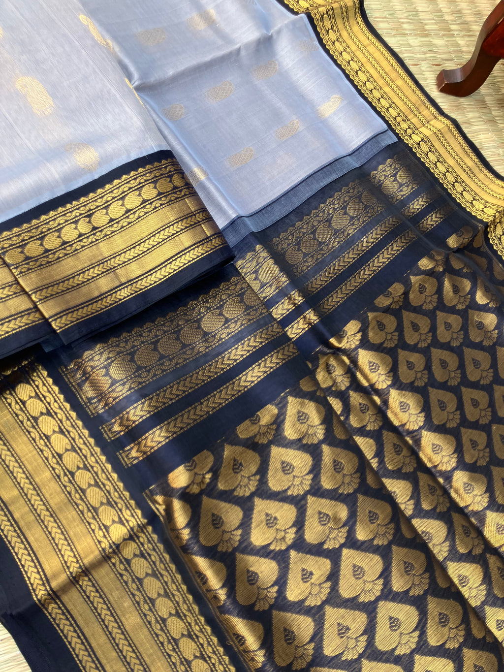 Korvai Silk Cotton - grey and black !