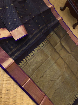 Kattams on Kanchivarams - Vairaoosi kattam - Kaanchana black Vairaoosi kattam with intricate woven buttas