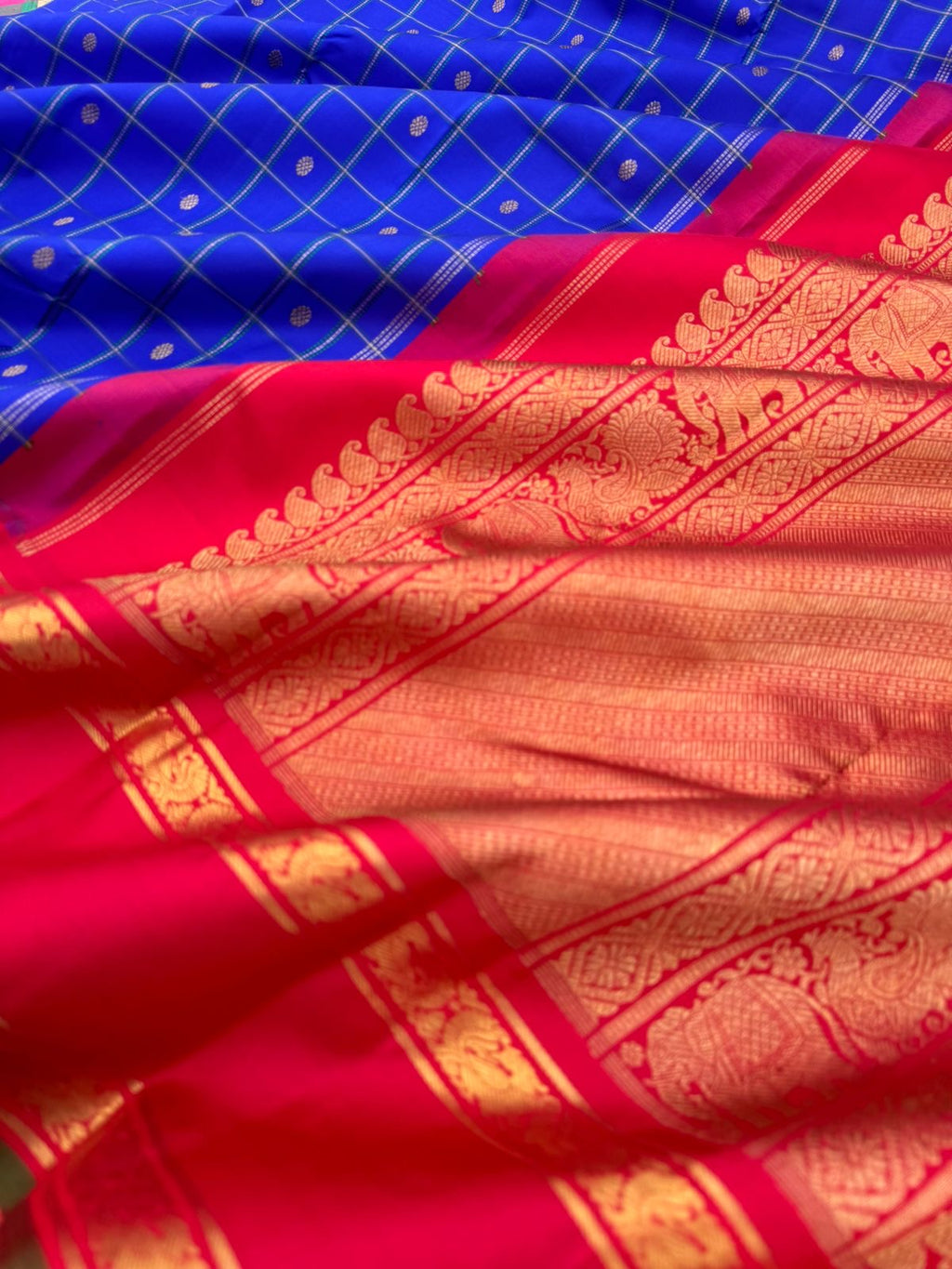 Colours of Navarathri 2025 on Kanchivarams - the best of beat blue and red Korvai Kanchivaram with chex buttas woven body