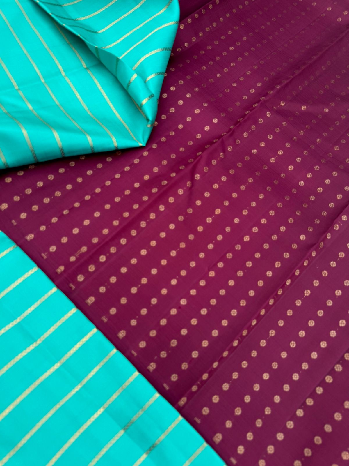 Mohaa - Rarest Borderless Kanchivarams - teal borderl veldhari the best part of this saree is the short pallu ( vintage style ) and grand butta woven blouse