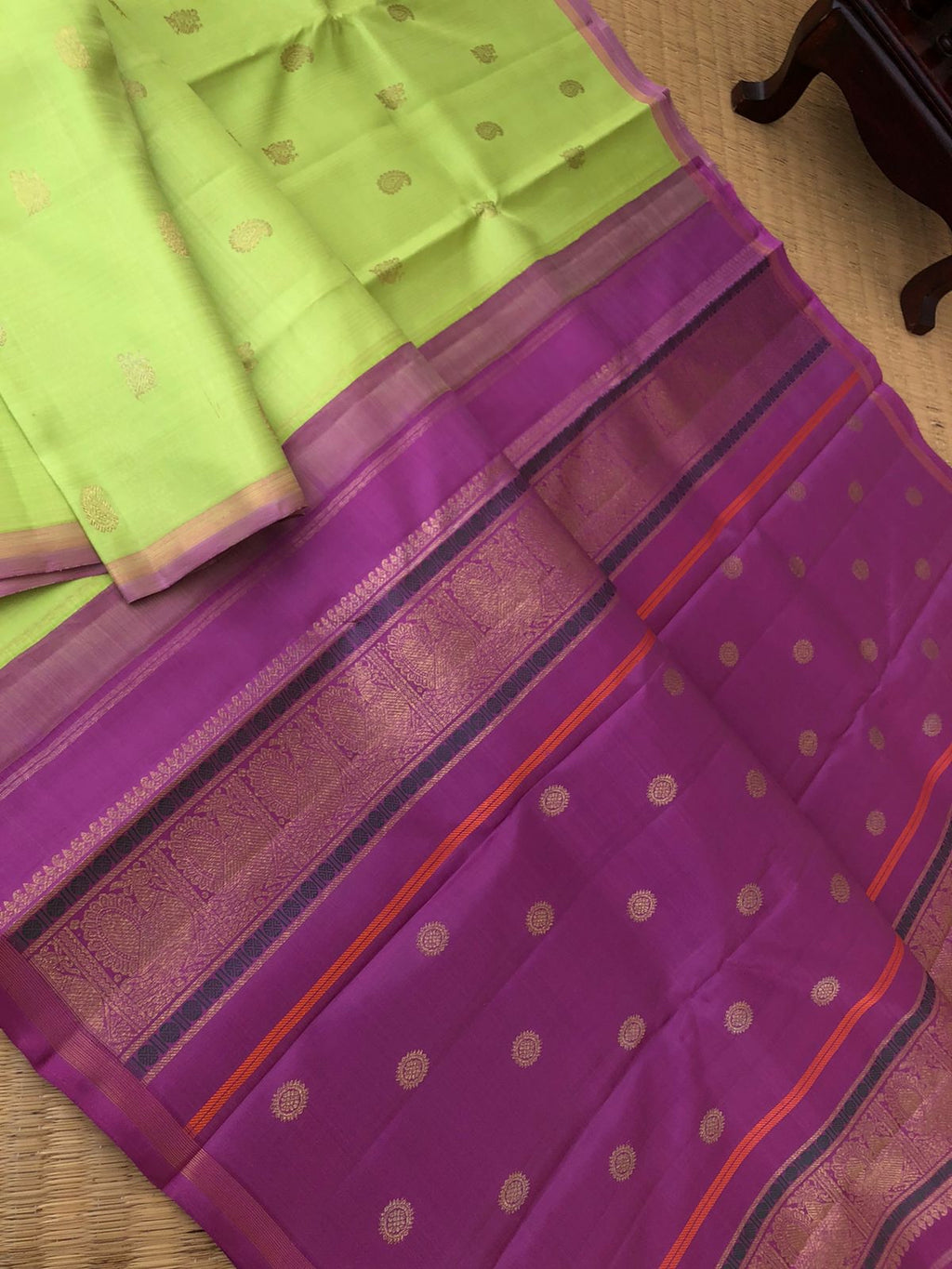 Mohaa - Beautiful Borderless Kanchivarams - gorgeous pastel fresh green body with deep pink lavender mixed pallu