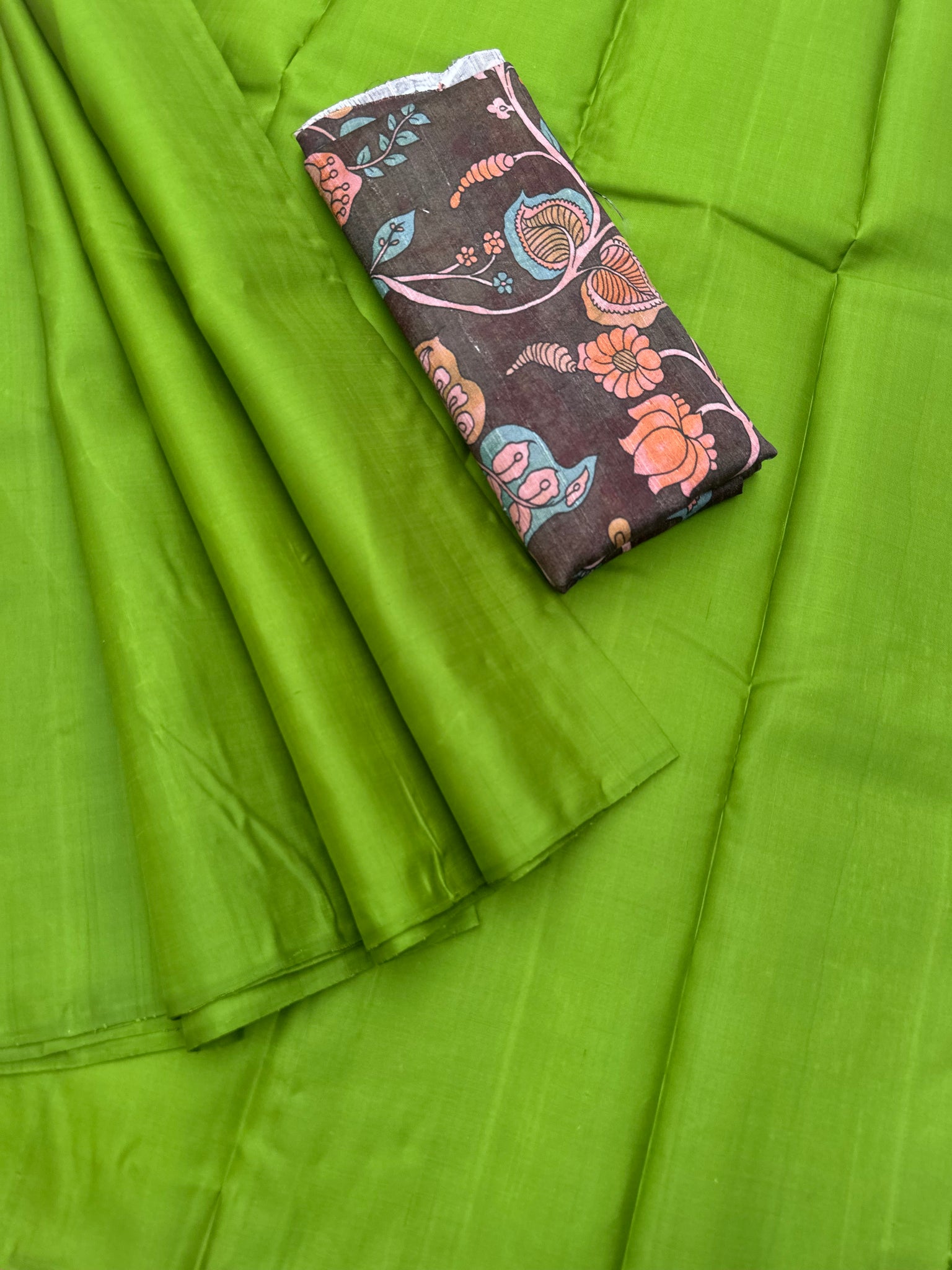 Niram - Celebrating of Full Plain Kanchivaram Silks Paired with Beautiful Blouses - a olive green saree with digital print kalamkari raw silk blouse