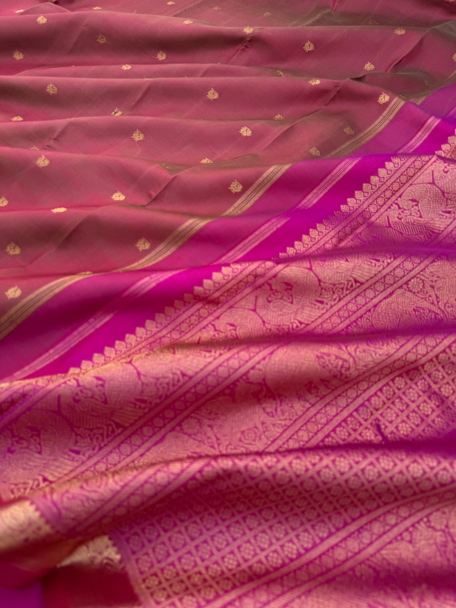 Swarnam - Kanchivarams woven for Generations - a saree made for people ...