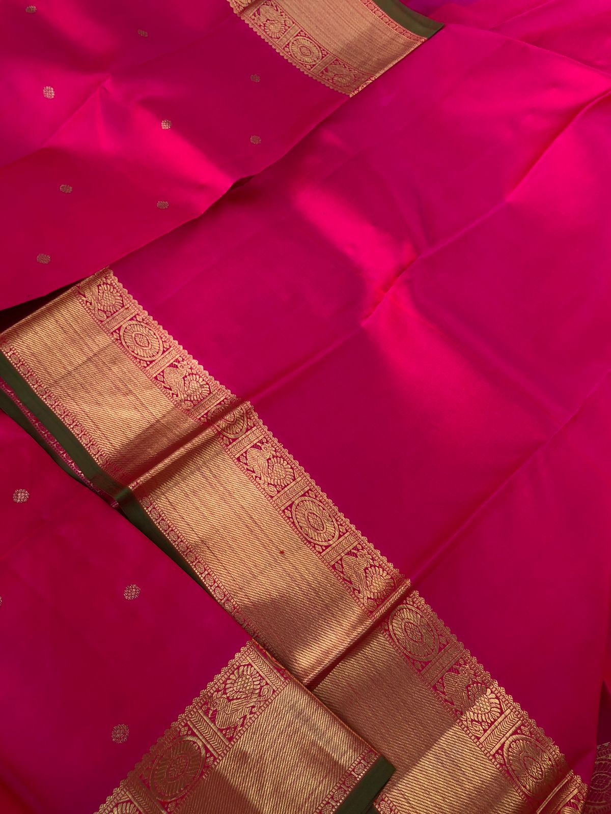 Swarnam - The Solid Kanchivarams - gorgeous rani pink and gold