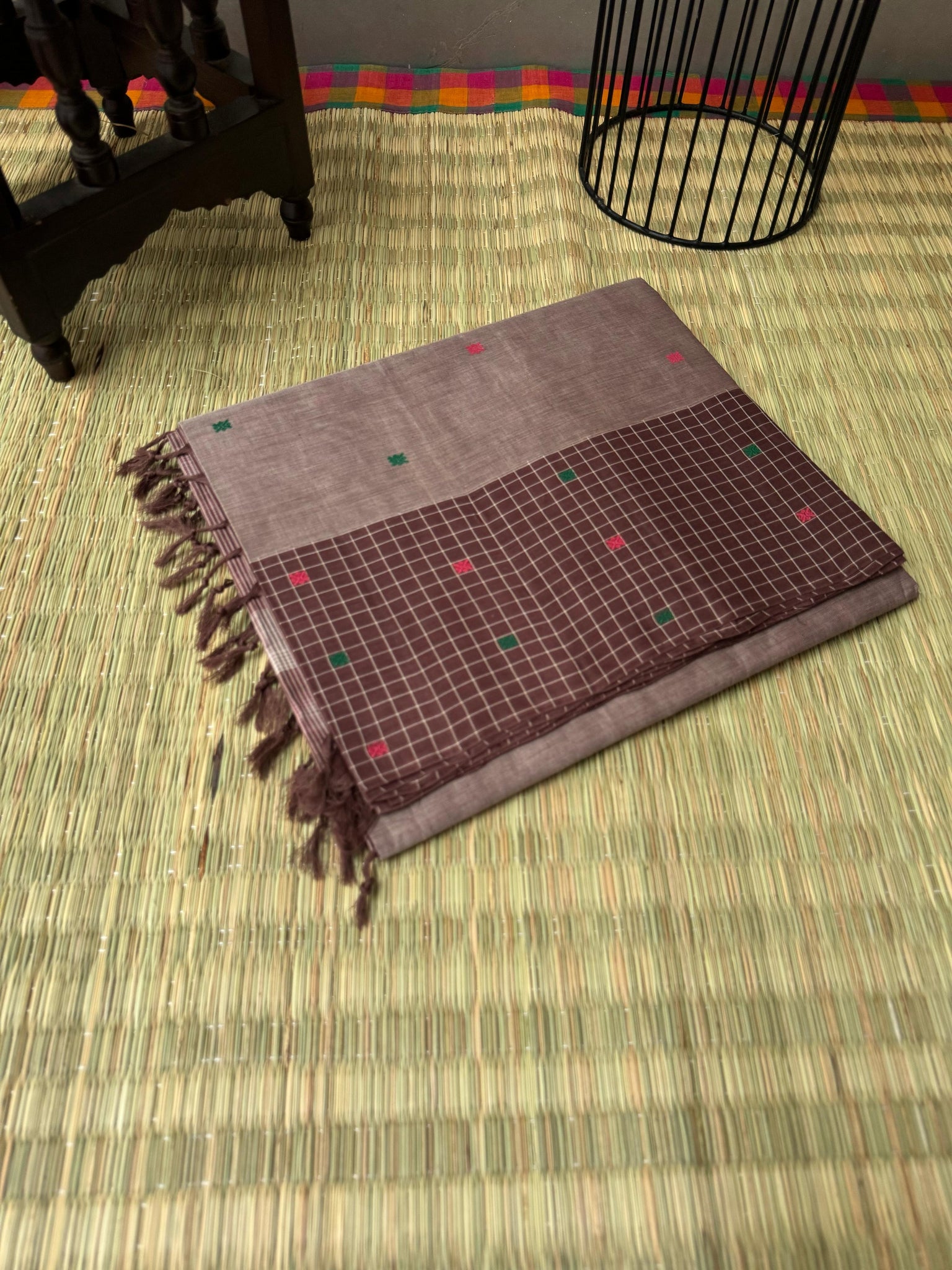 Pragatham - Contrast Play - ovaltean grey one side border chexs