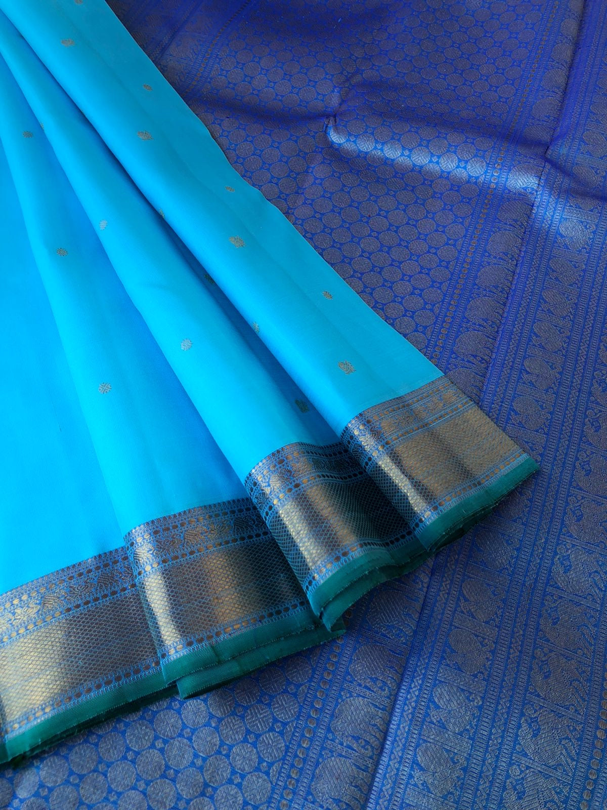 Solid Kanchivarams - the shades of sky blues is gorgeous