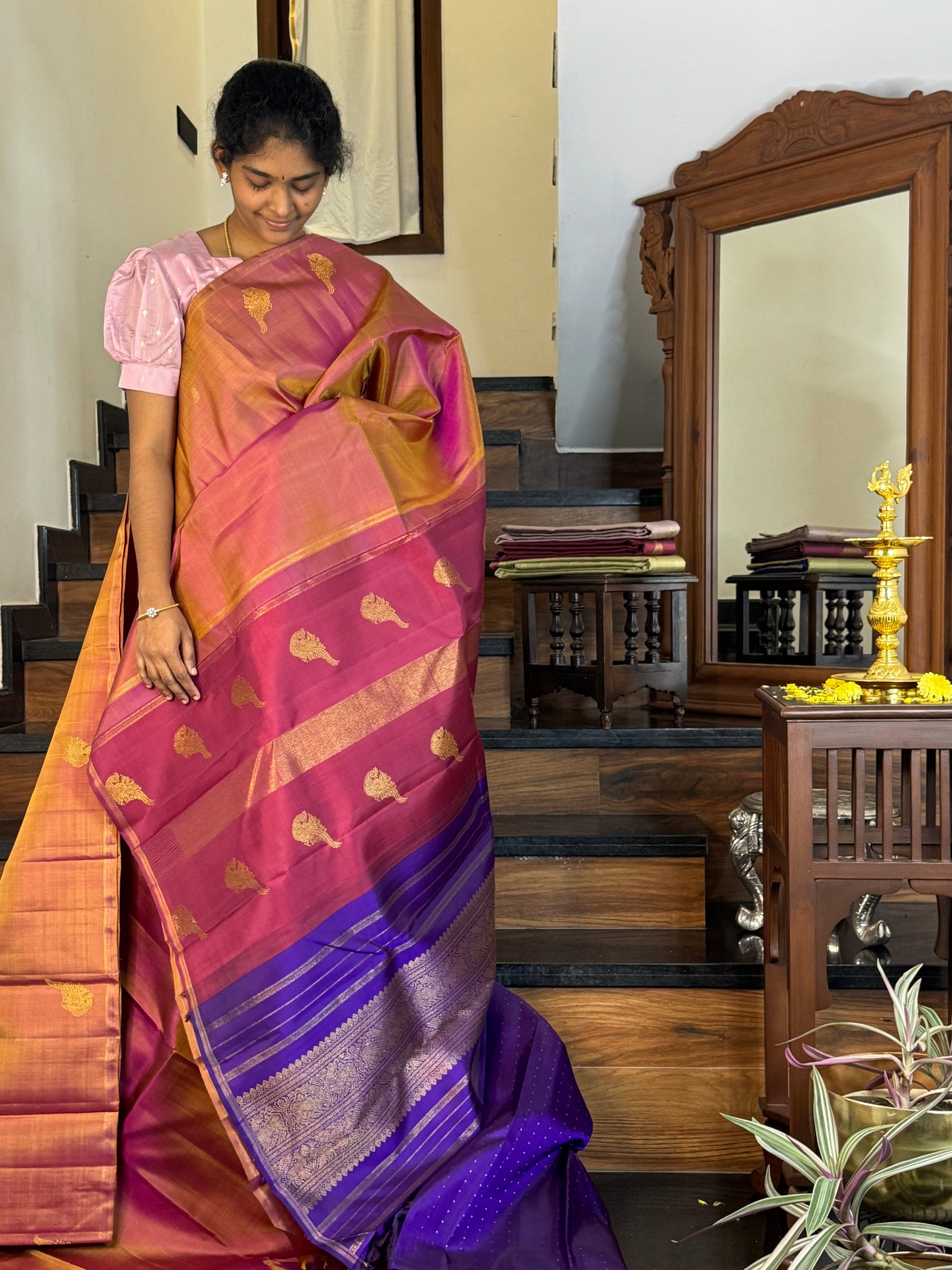 Mohaa - Beautiful Borderless Kanchivaram - a aadai killi ( parrots ) woven buttas with double pallu concept