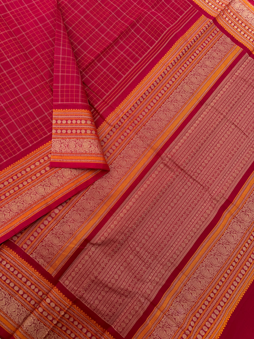 Mangalavastaram - deep traditional red kattam with grand pallu