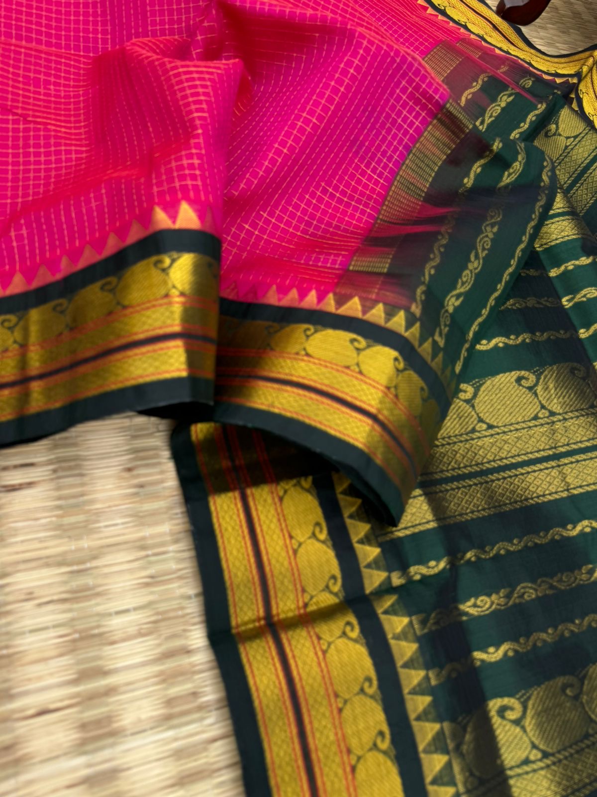 Korvai Silk Cottons - pink and Meenakshi green zari kattam