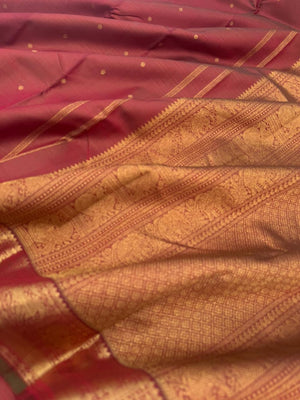 Vairaa - The traditional luxurious Vairaoosi on Kanchivaram - deep traditional kalayana aaraku and gold vairaoosi with yali and annapakshi woven borders