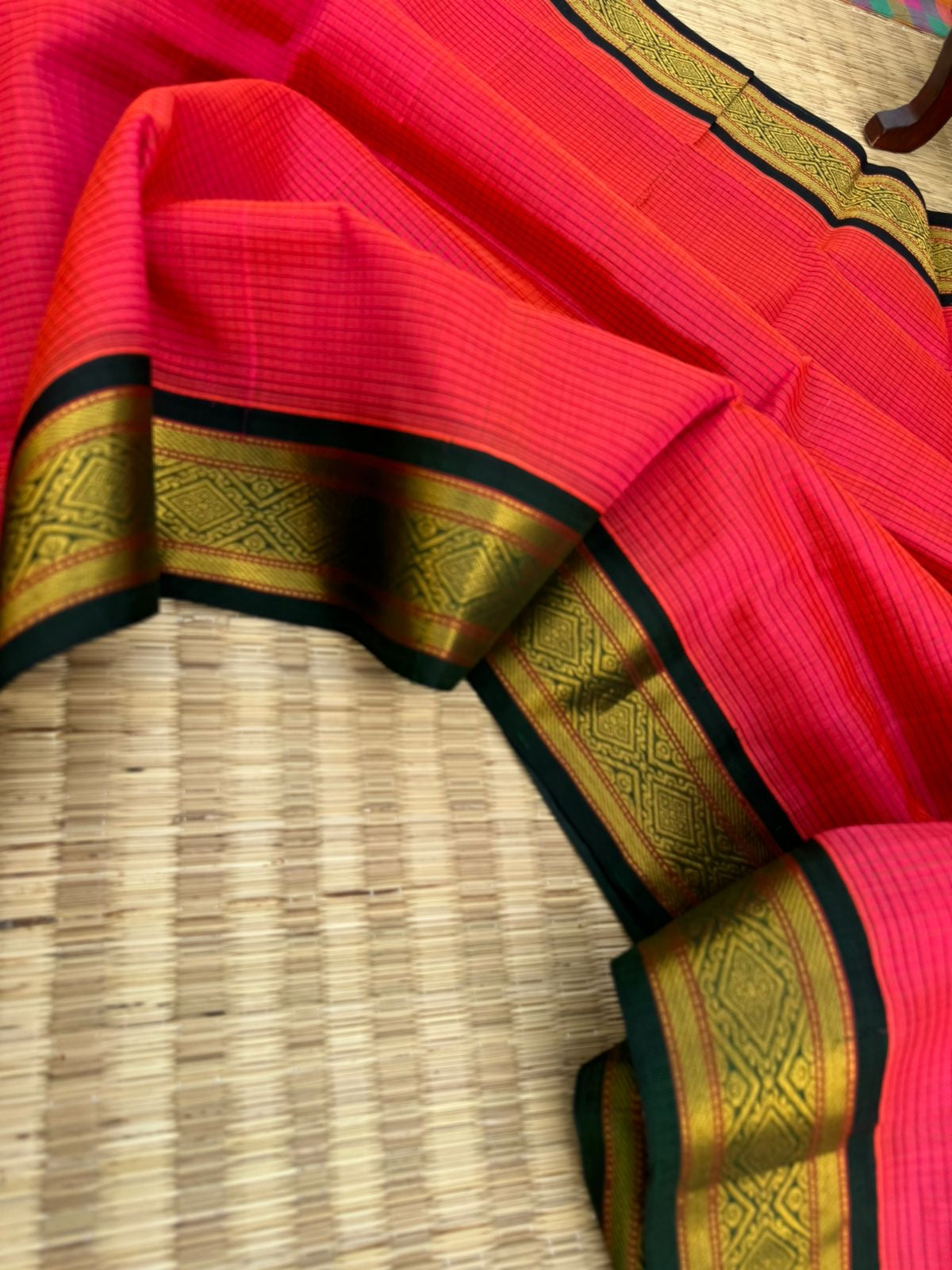 Korvai Silk Cottons - fuchsia pink and green podi kattam