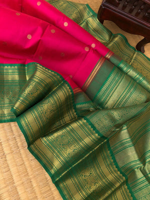 Vintage Ragas on Kanchivaram - absolutely gorgeous reddish pink mixed body with stunning grand Meenakshi green woven gold borders