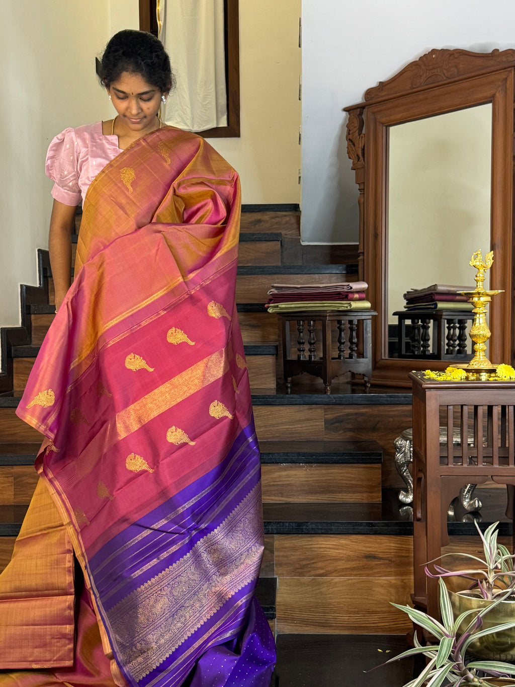 Mohaa - Beautiful Borderless Kanchivaram - a aadai killi ( parrots ) woven buttas with double pallu concept