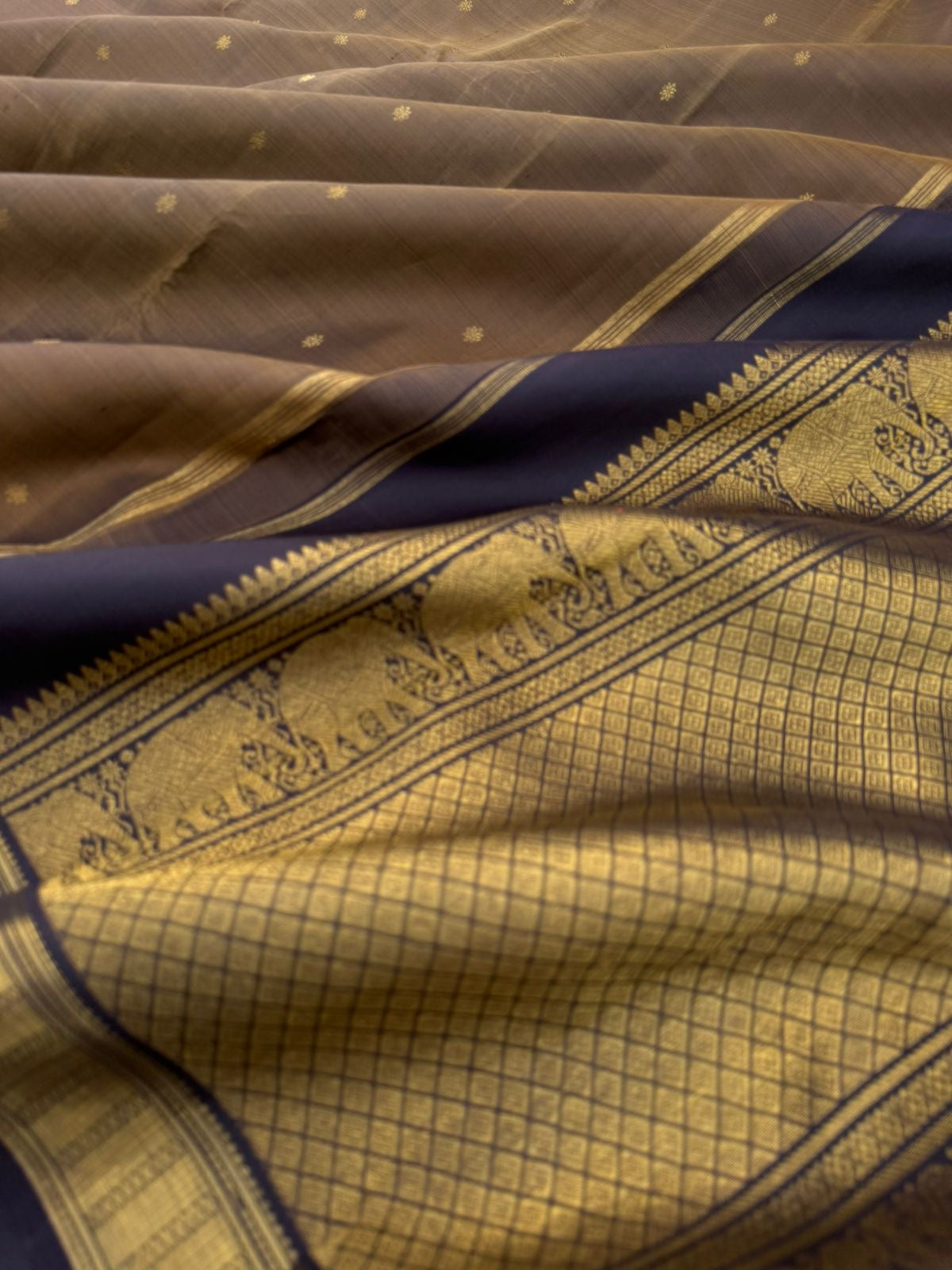 Leela - The bliss of small border Kanchivarams - very rare metallic bronze black coffee tone