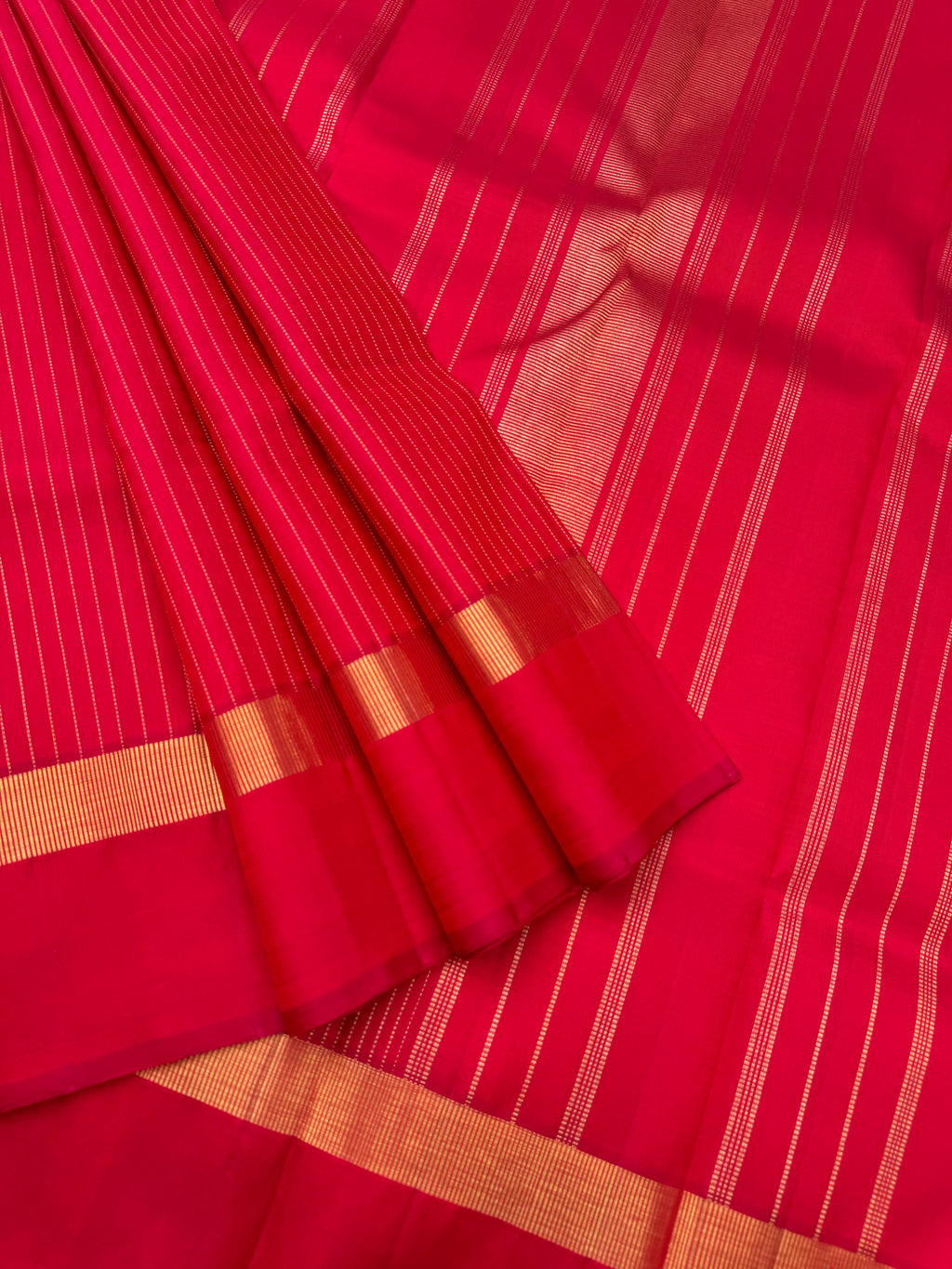 Adhyayam – The No Motifs Kanchivaram - a gorgeous deep dark red gold zari oosi vaanam you can pair with stunning diamond or gold jewellery