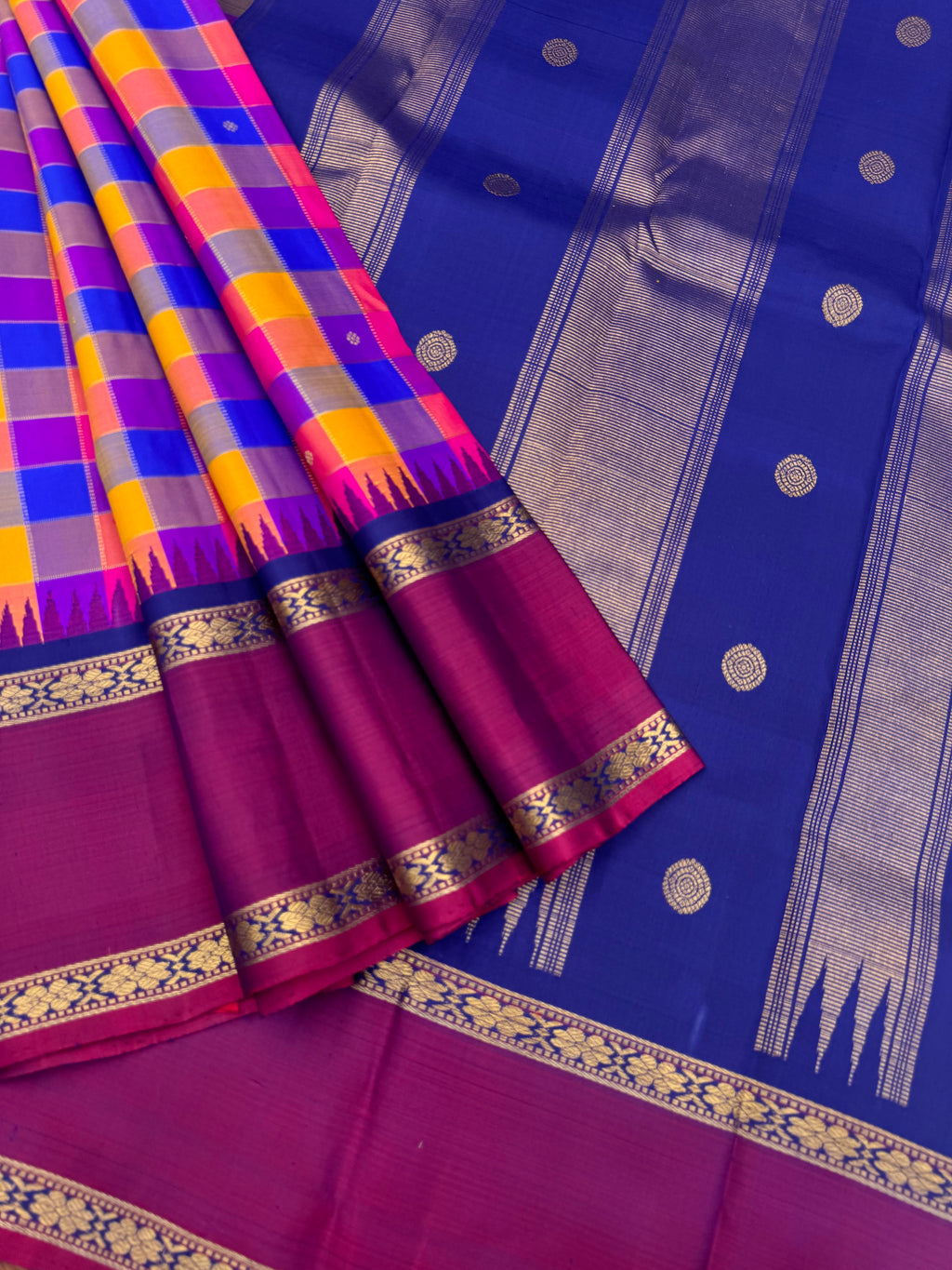 Paalum palamum kattam on Kanchivaram - Most most beautiful very classy old style paalum palamum kattam with deep ink blue pallu and blouse with retta pett woven borders
