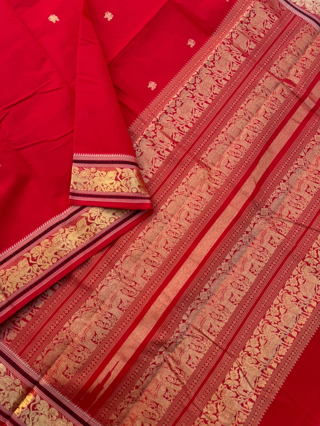 Zari Touched Mangalavastaram - traditional red and horse borders