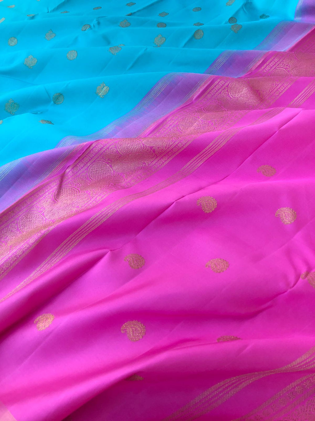 Mohaa - Beautiful Borderless Kanchivarams - turquoise blue and rose pink