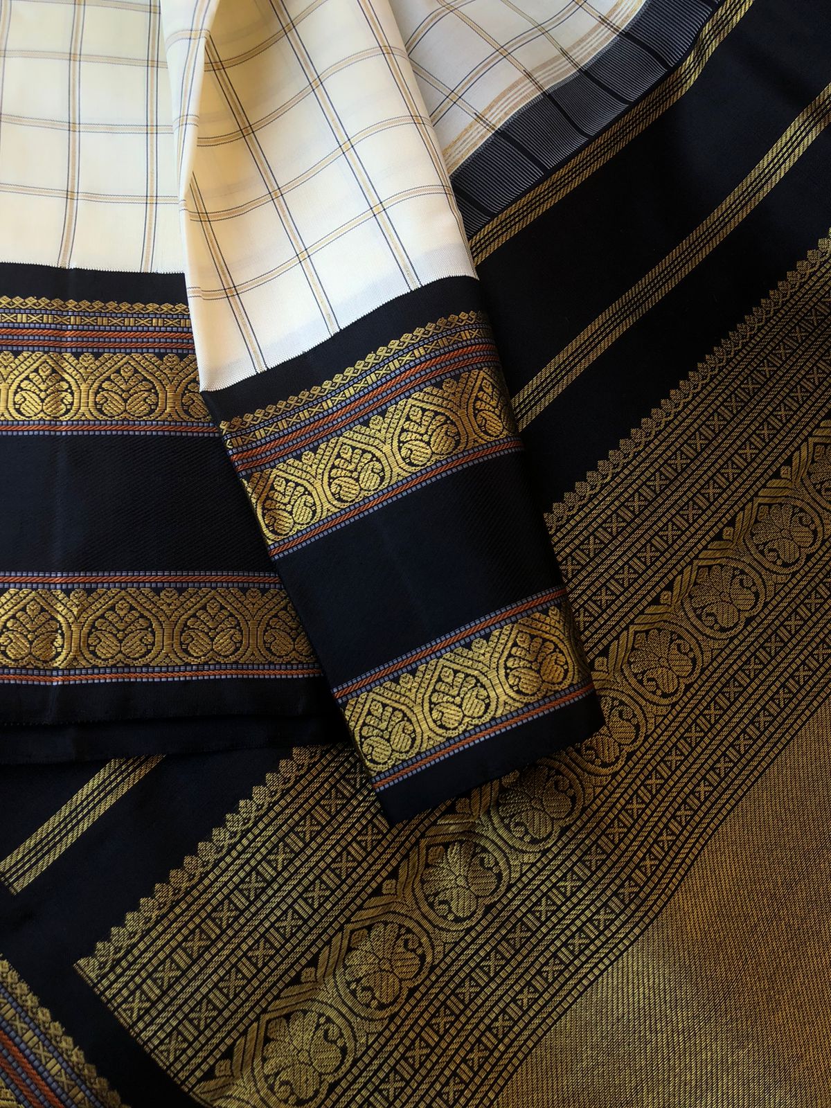Vintage Ragas on Kanchivaram - the most beautiful creamy off white and black a absolutely vintage Jada nagam woven borders