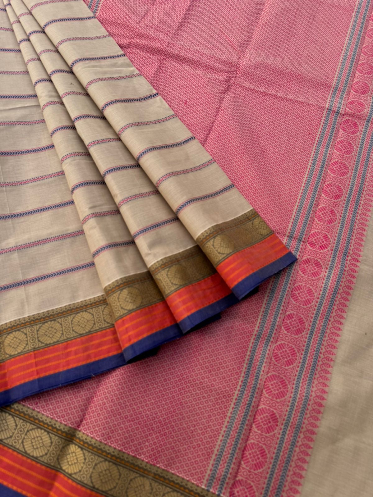 Mangalavastaram - beige and pink veldhari
