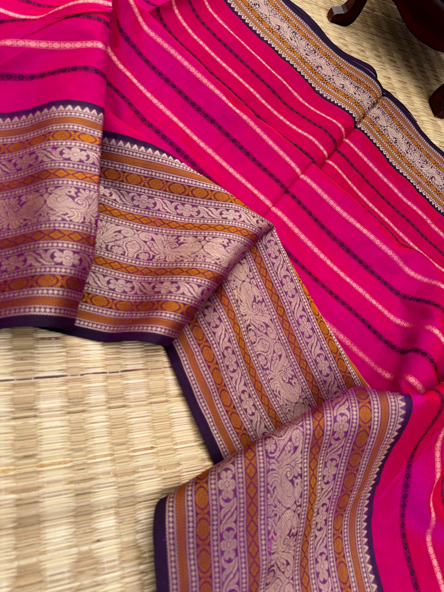 Woven Motifs Silk Cotton - deep pink veldhari with stunning borders