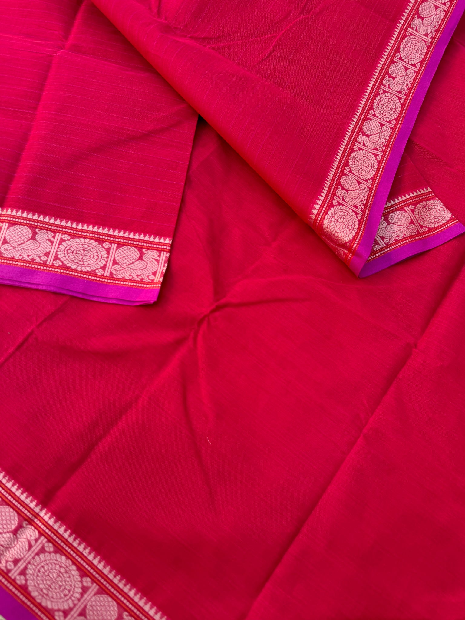 Mangalavastaram - deep red with small woven borders and grander pallu