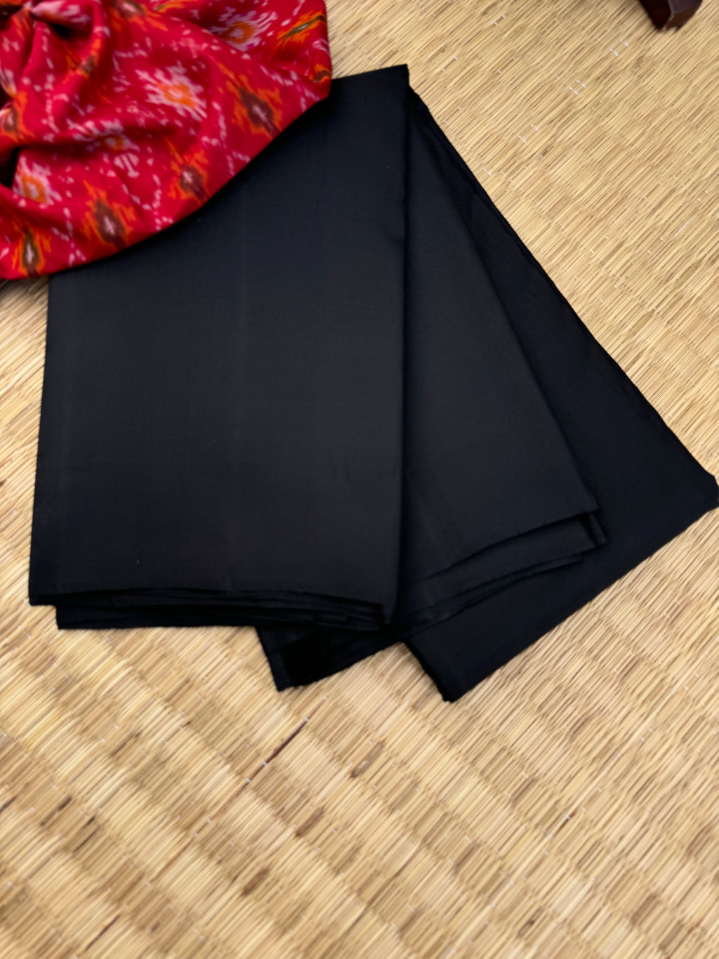 Niram - Celebrating of Full Plain Kanchivaram Silks Paired with Beautiful Blouses - black saree with red ikkat silk blouse