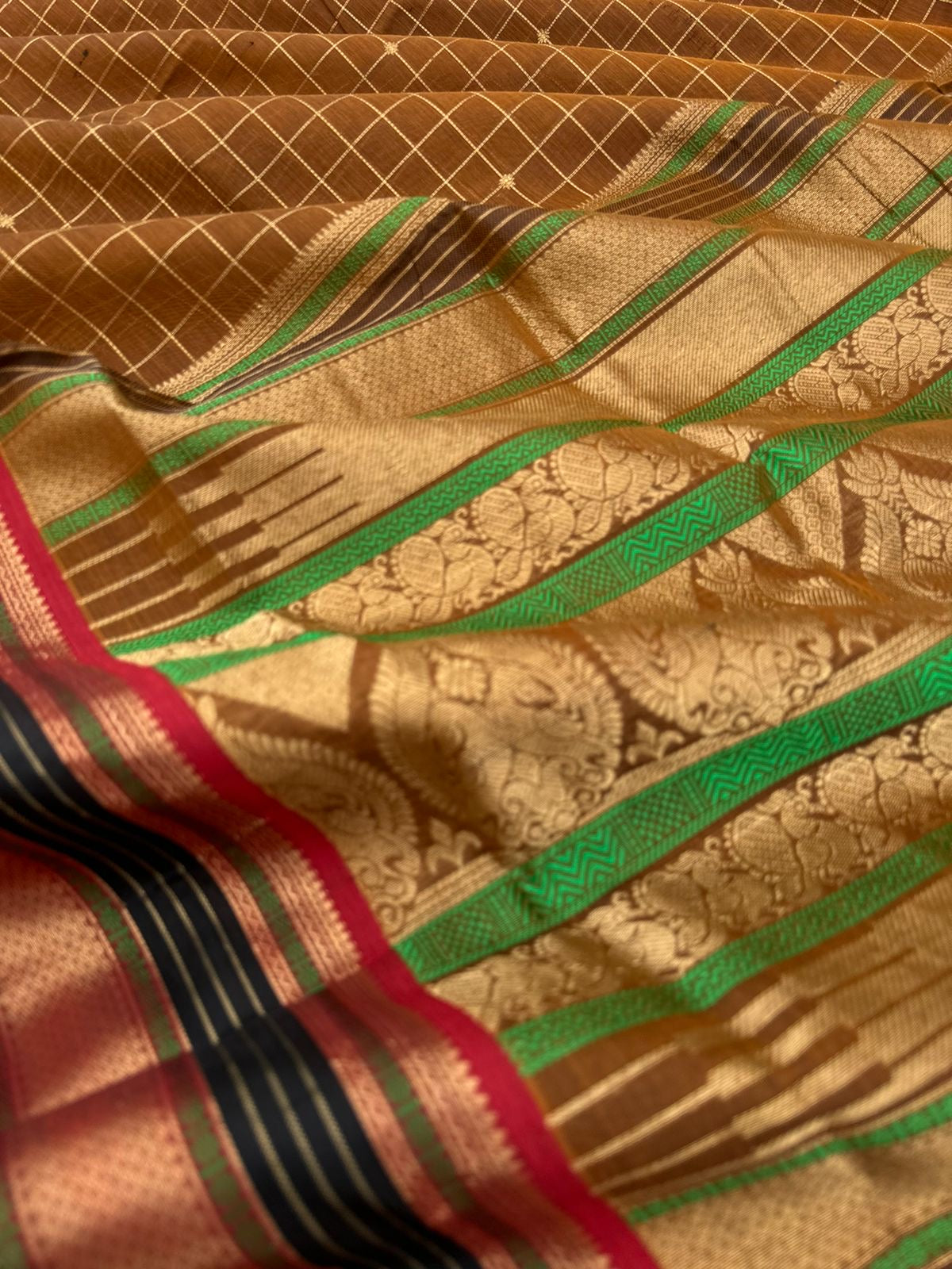 Zari Kissed Silk Cotton -burnt caramel brown muthu kattam is absolutely unusual