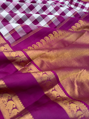 Truly Vintage - a off white and deep majenta kattam with retta pett woven borders