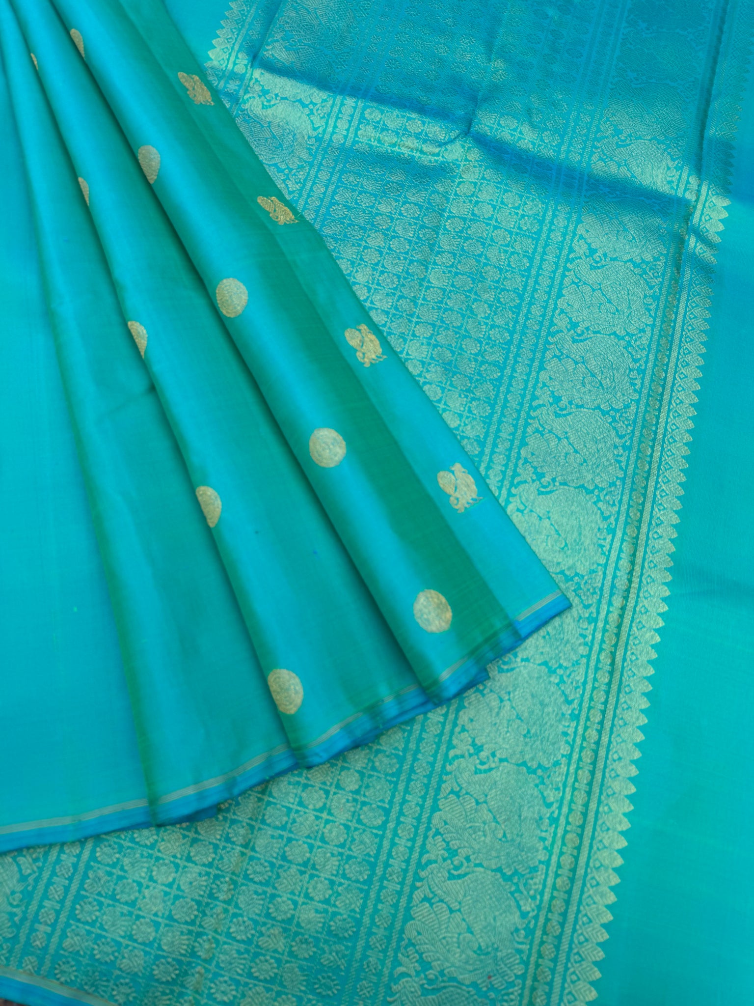 Mohaa - Beautiful Borderless Kanchivaram - two blouses for one saree a stunning dual tone blue with mustard and pink two blouses