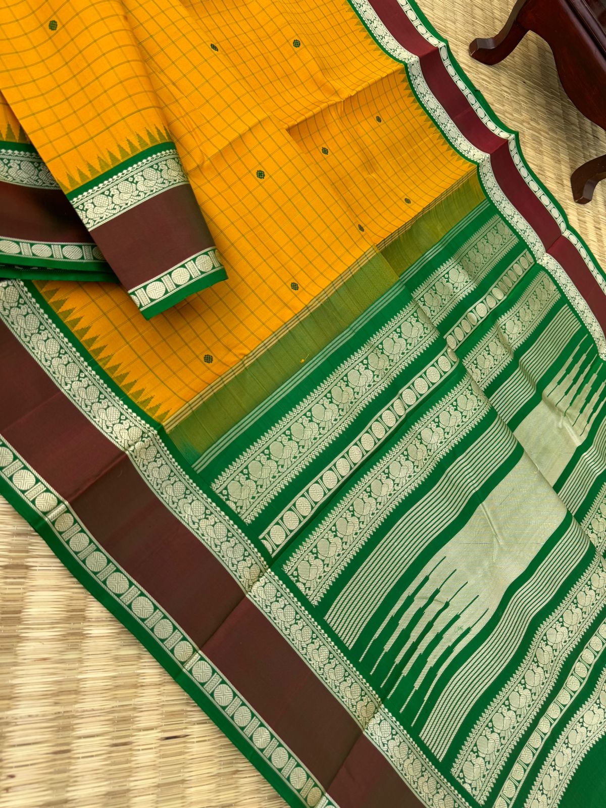 Sahasra - Most Difficult to Make No Zari Kanchivarams - stunning mustard and green with all traditional elements!!